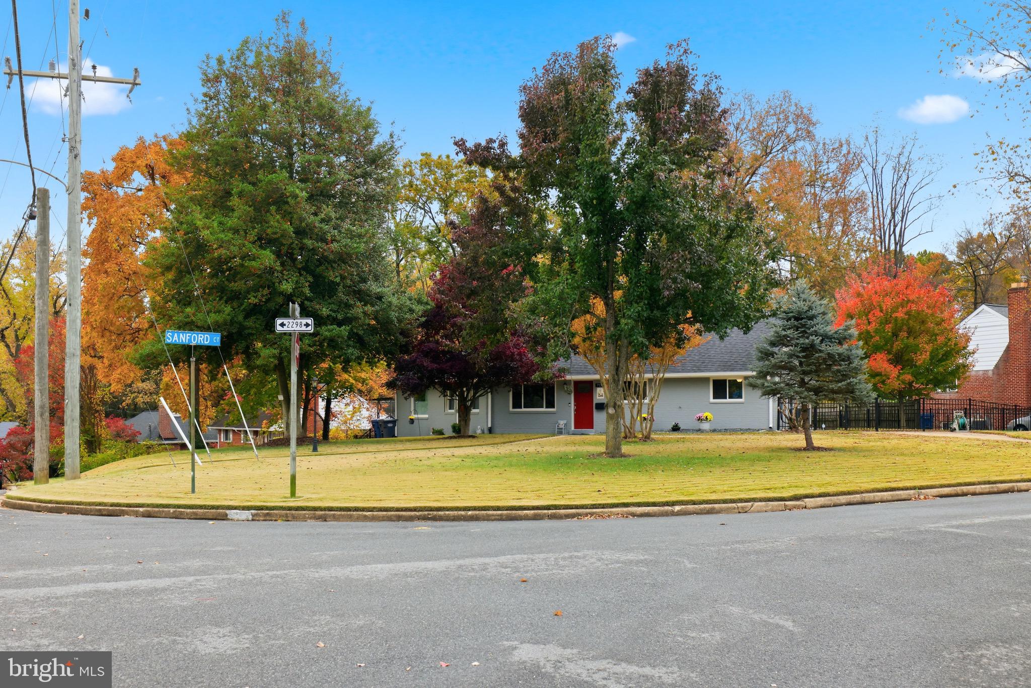 BROYHILL PARK - Residential Lease