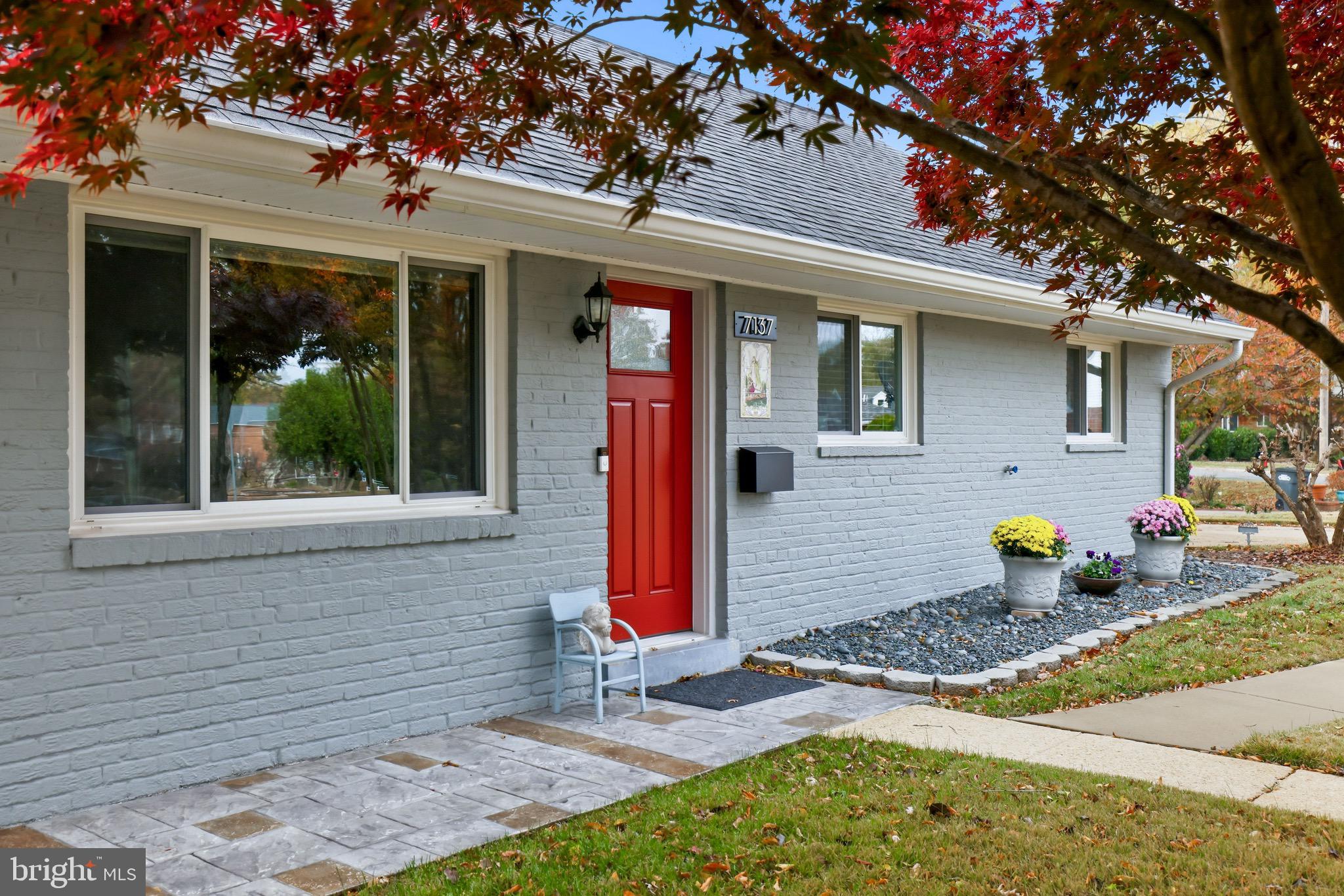 BROYHILL PARK - Residential Lease