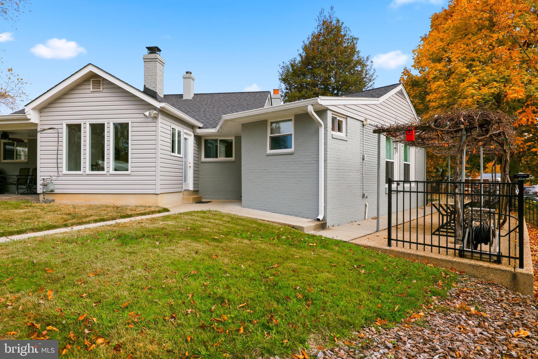 BROYHILL PARK - Residential Lease