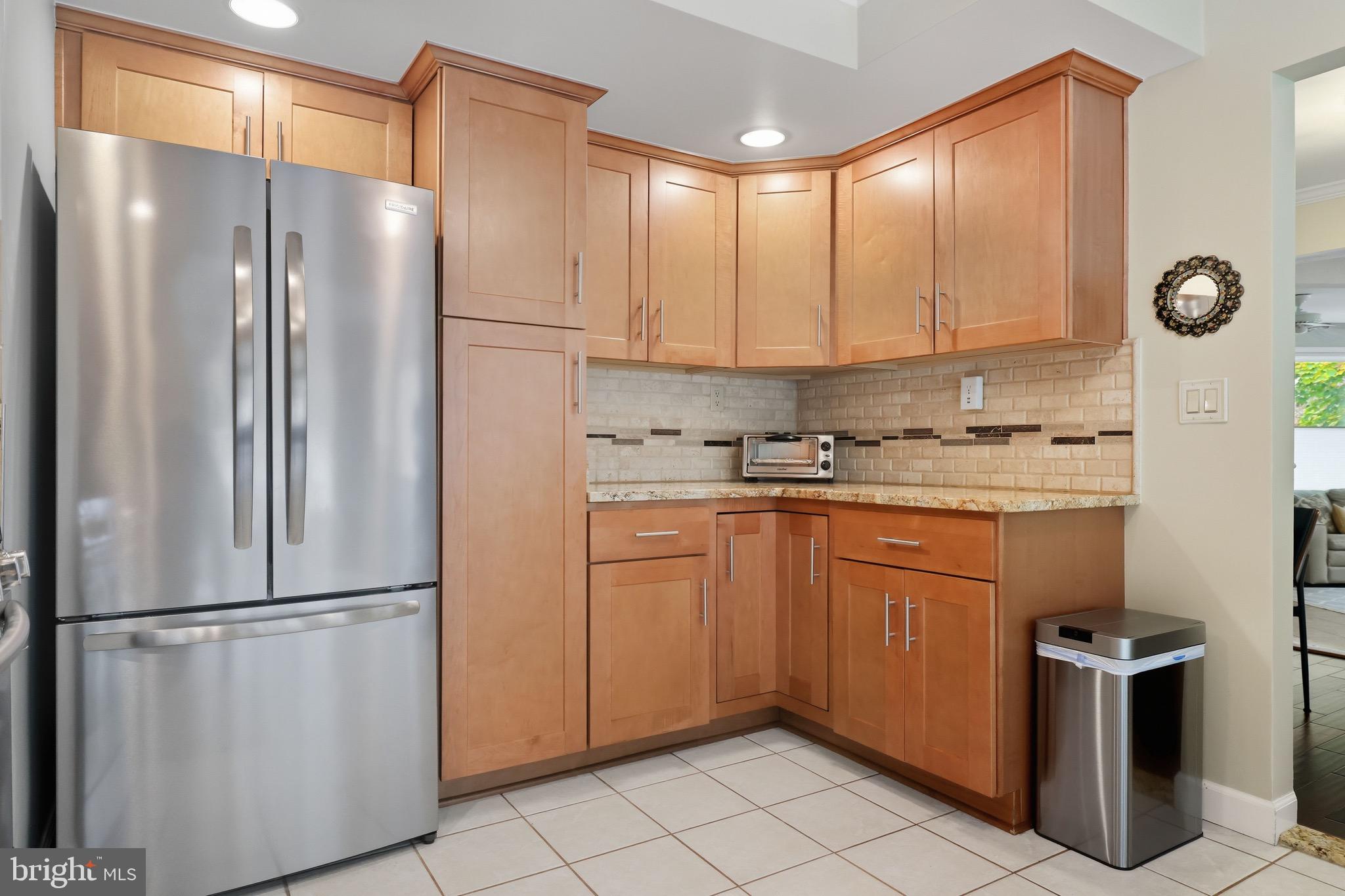 BROYHILL PARK - Residential Lease