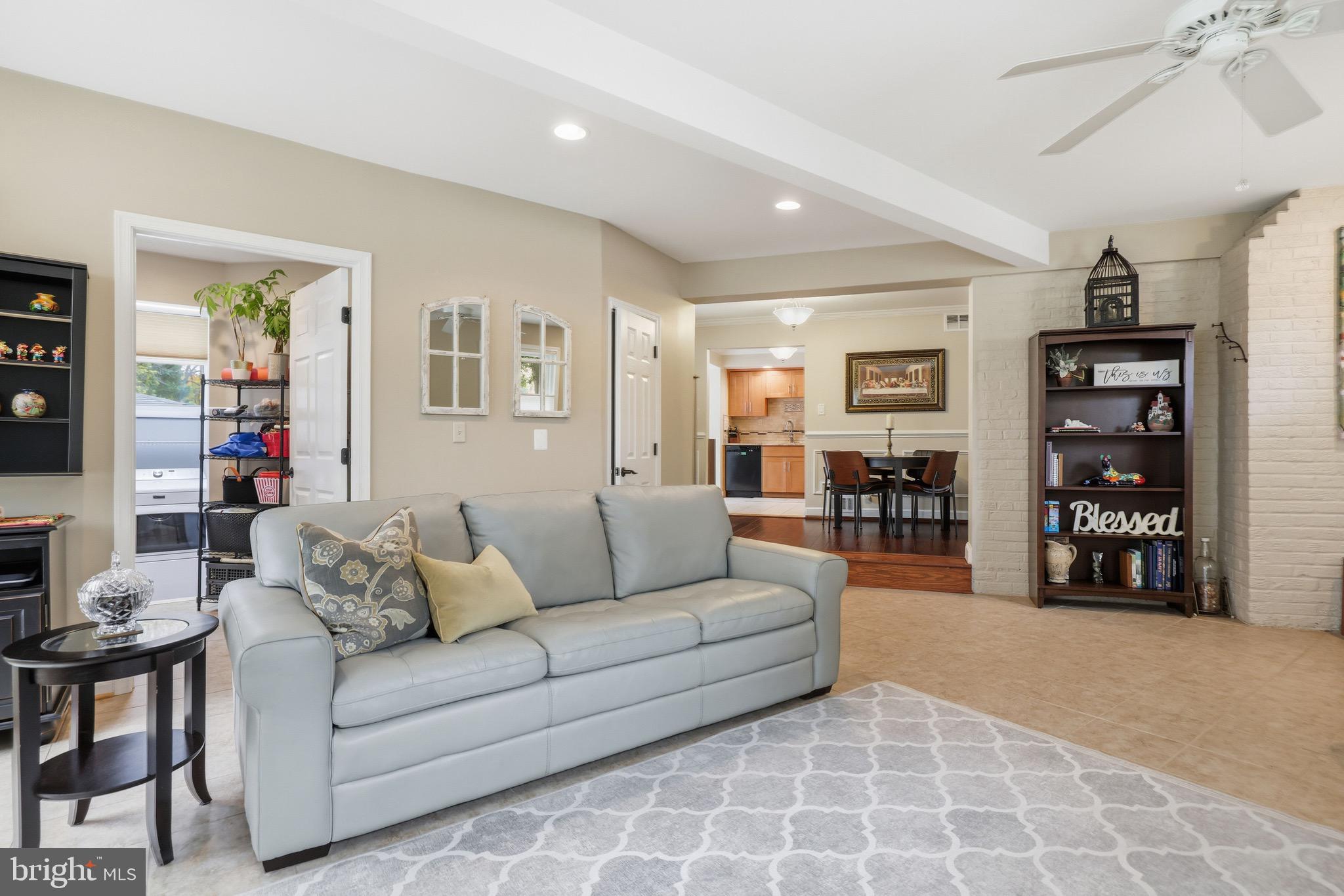 BROYHILL PARK - Residential Lease