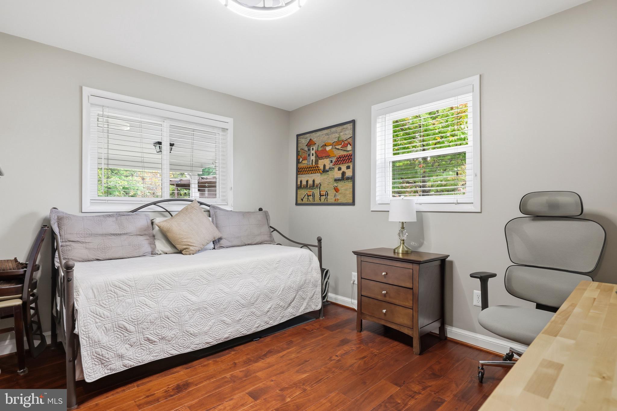 BROYHILL PARK - Residential Lease