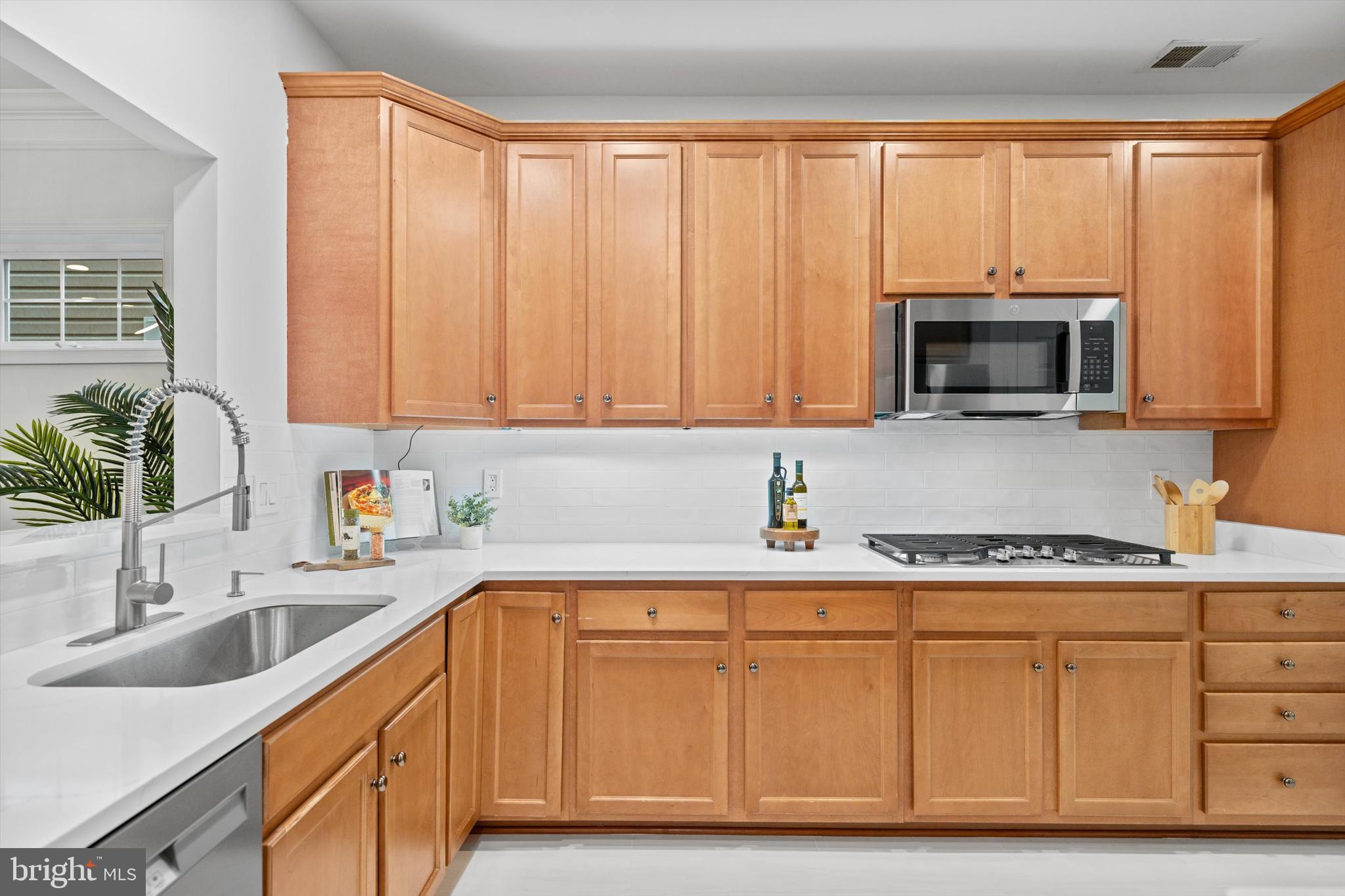 8897 WHITE ORCHID PLACE