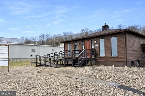 Photo of 50 W Market Street, MIDDLEBURG, PA 17842 (MLS # PASY2002728)