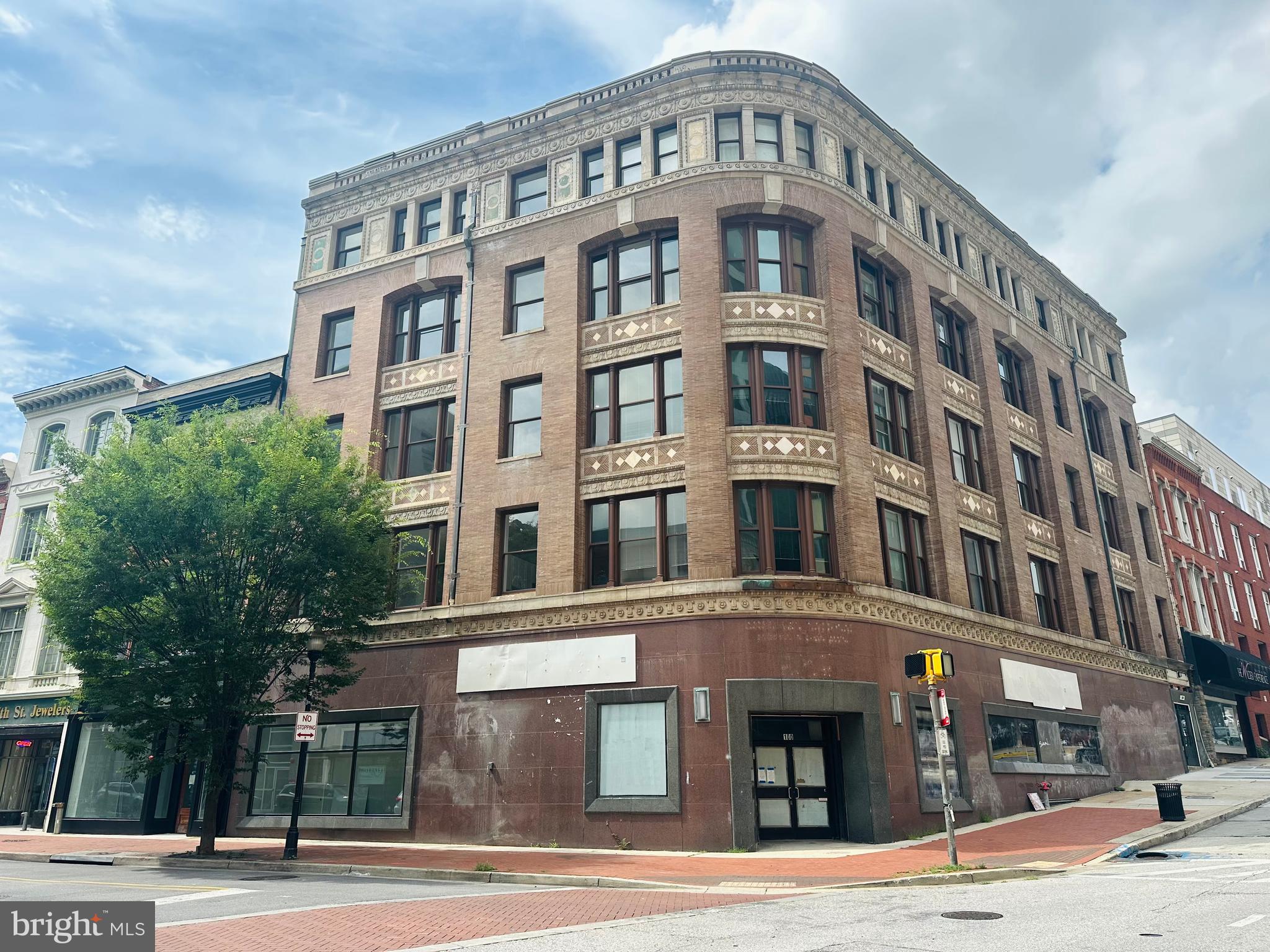 100 W LEXINGTON STREET 505