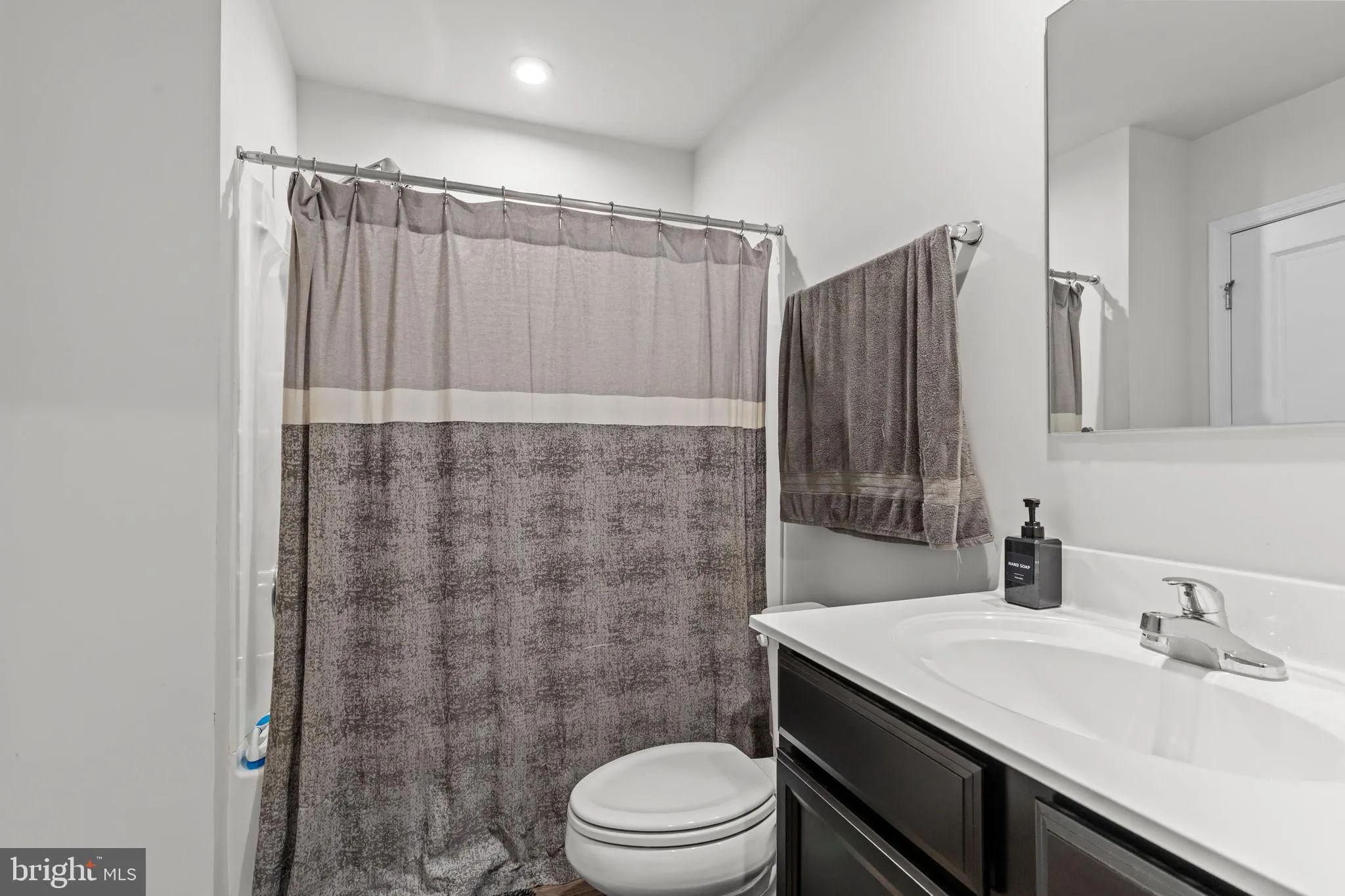 Gilbertsville, Pennsylvania 19525, United States, 3 Bedrooms Bedrooms, ,3 BathroomsBathrooms,Residential,Active,241293