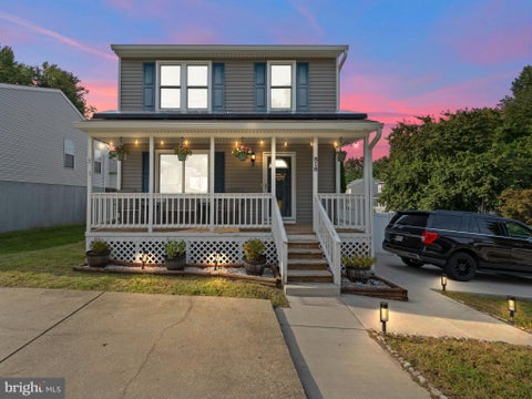 Homes For Sale - 818 205th Street<br/> PASADENA, MD 21122
