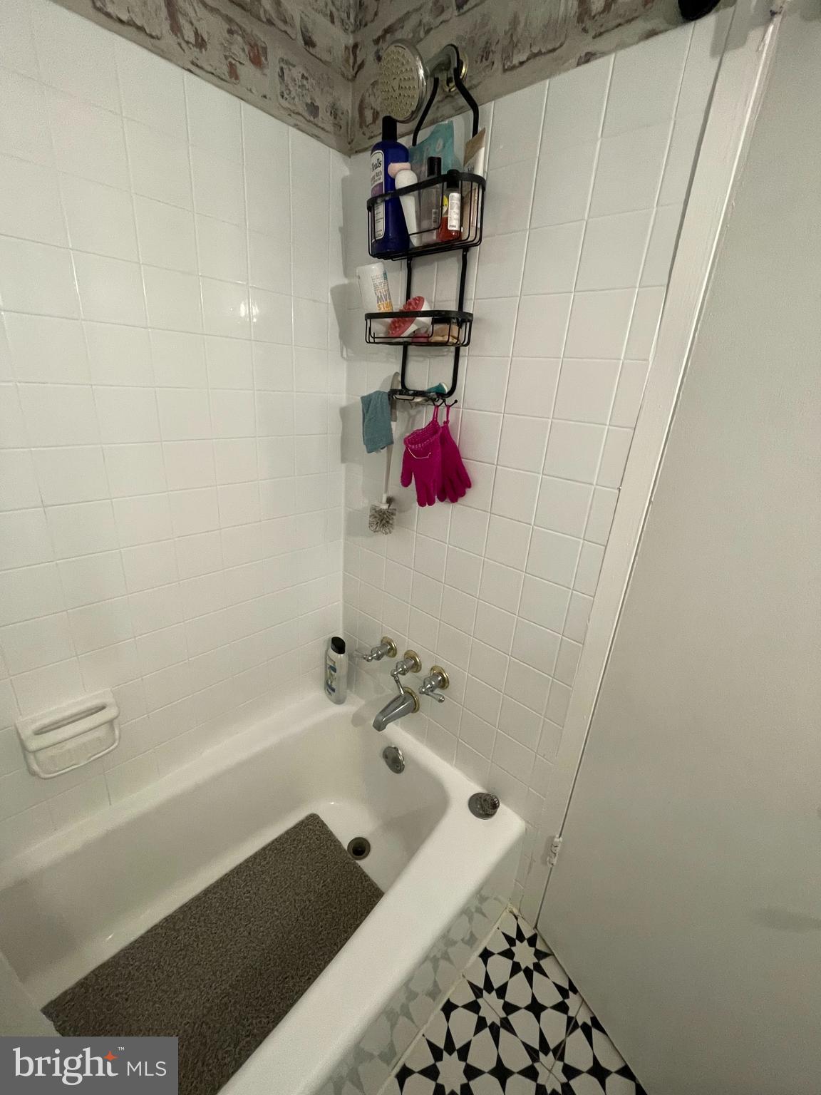 PAVILION ON THE PARK - Residential Lease