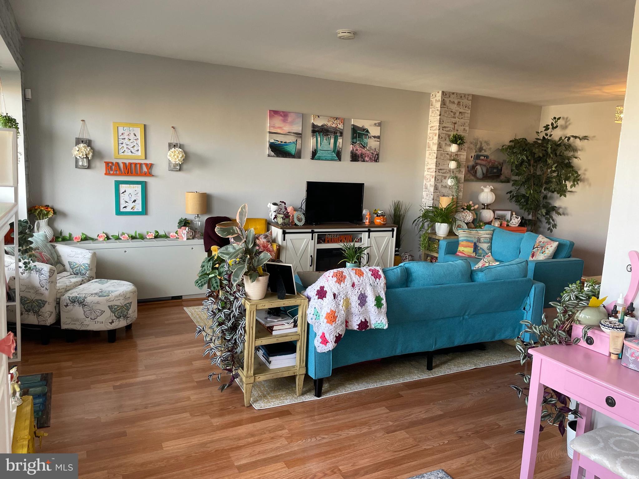 PAVILION ON THE PARK - Residential Lease