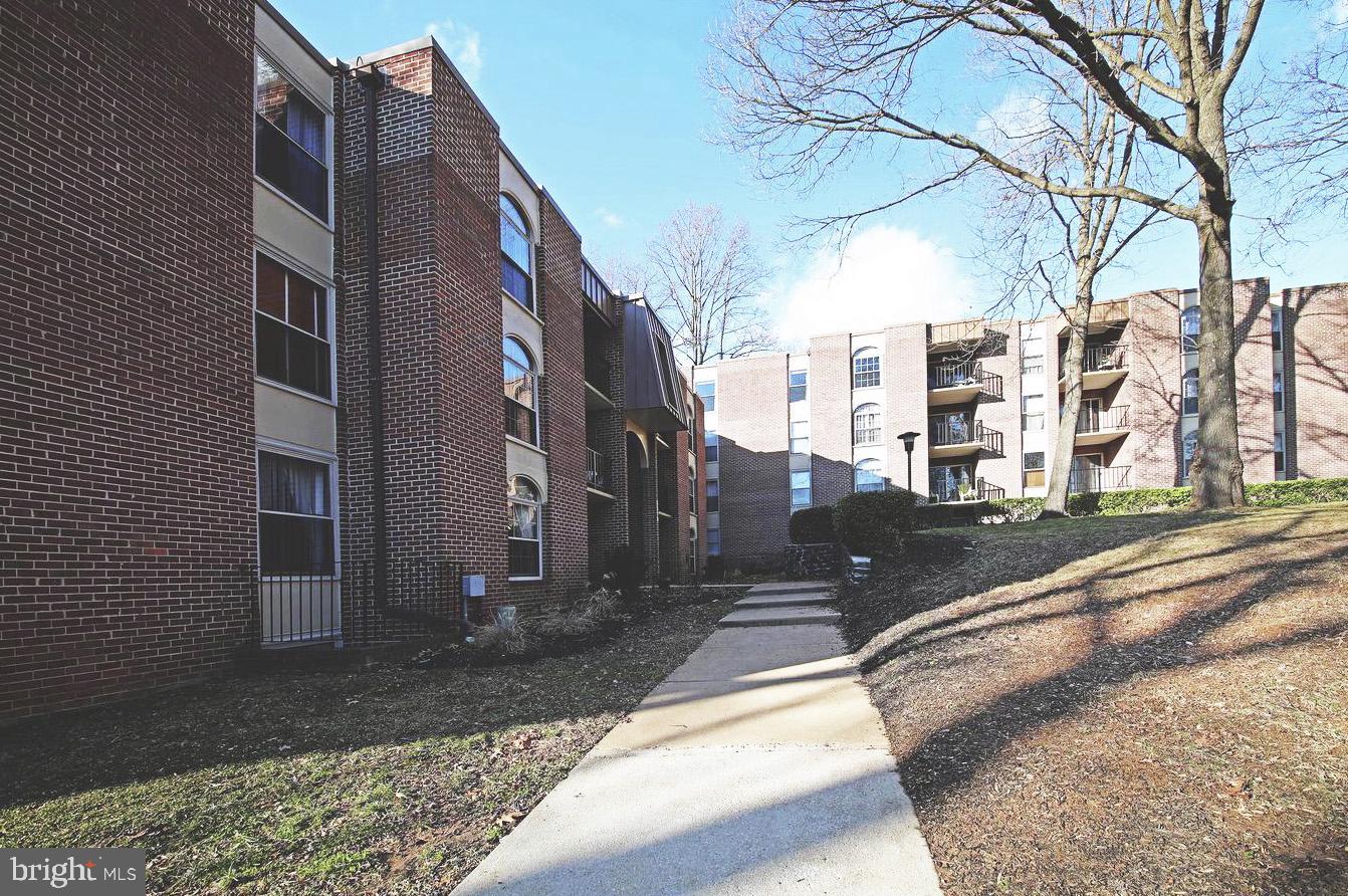 WOODBURN VILLAGE - Residential