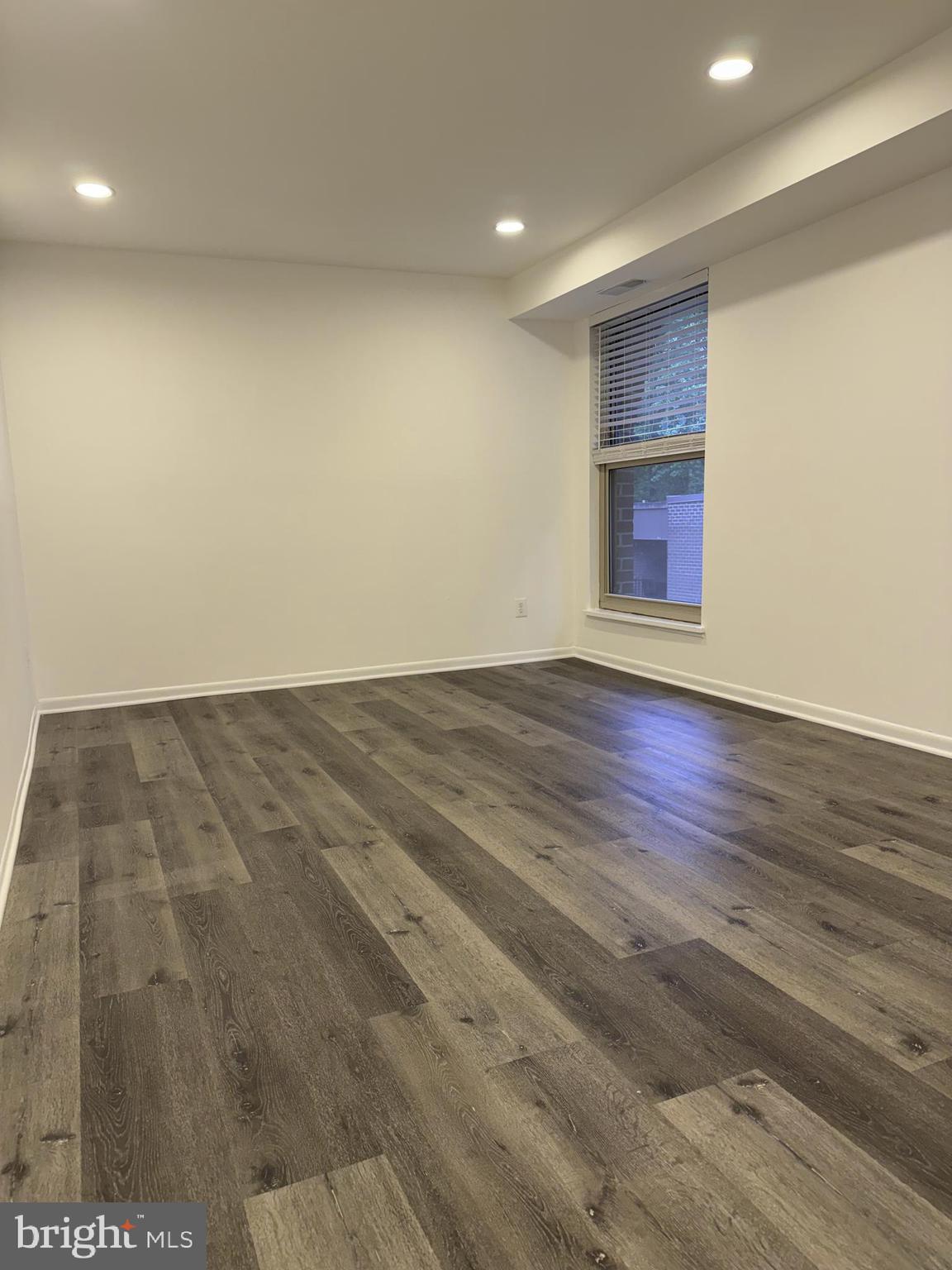 WOODBURN VILLAGE - Residential