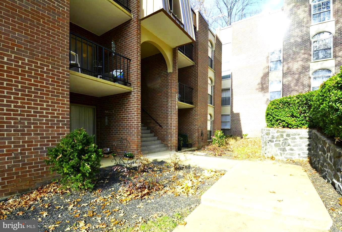 WOODBURN VILLAGE - Residential