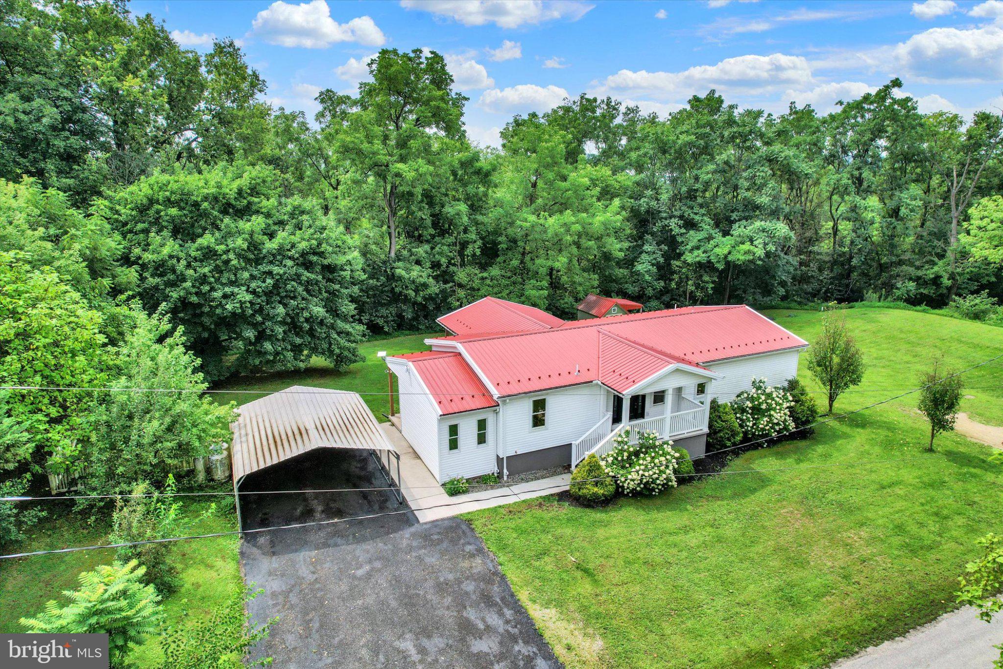 883 FIVE POINTS ROAD