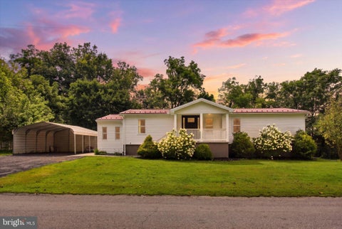 Mobile Home For Sale - 883 Five Points Road<br/> NEW OXFORD, PA 17350