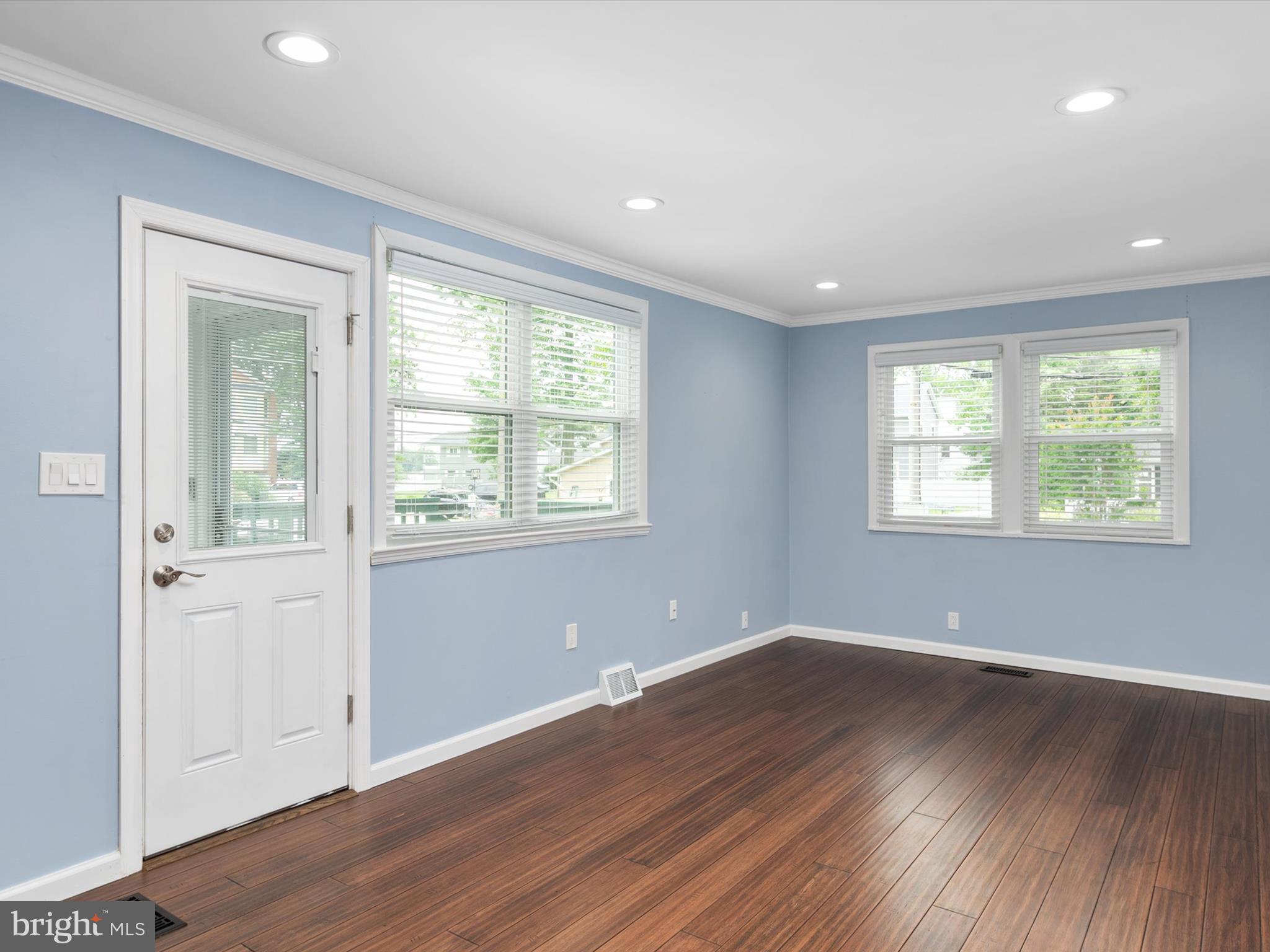 OYSTER HARBOR - Residential