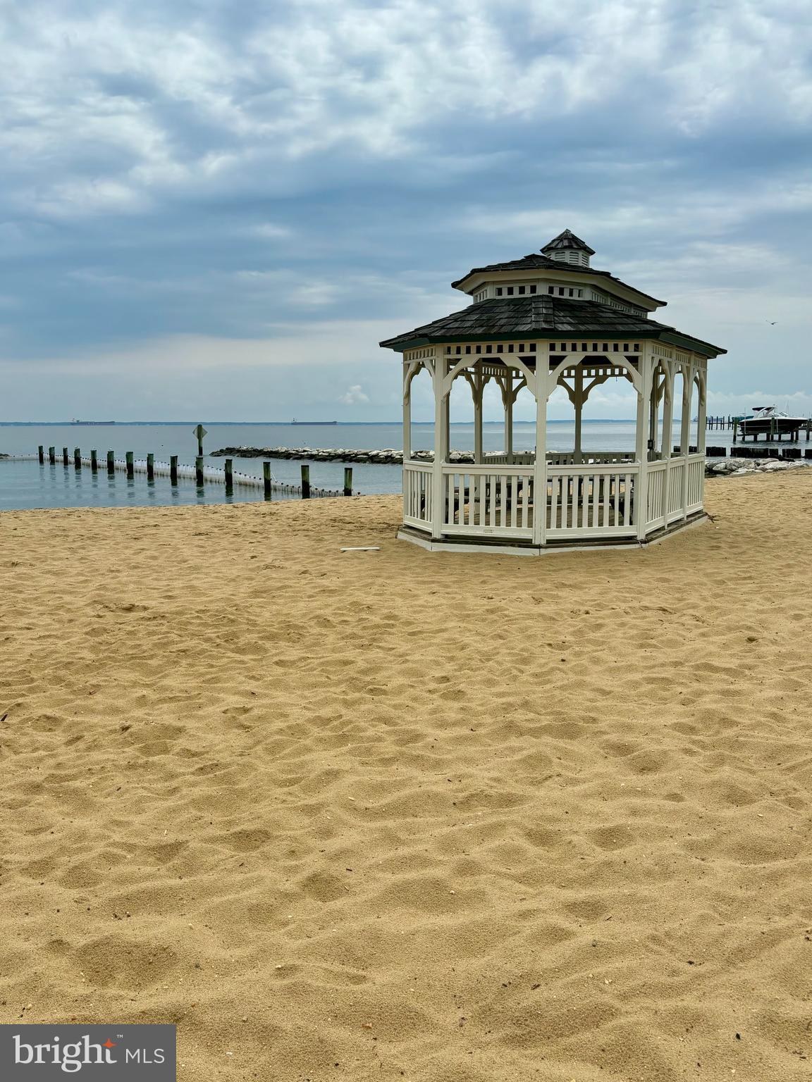 OYSTER HARBOR - Residential