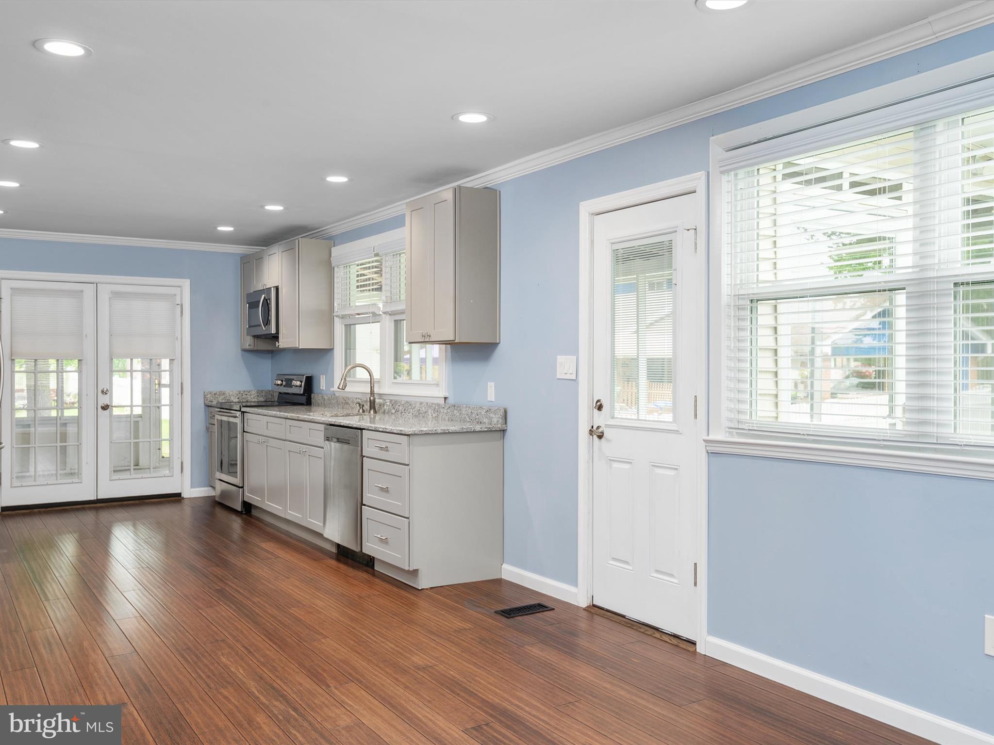 OYSTER HARBOR - Residential