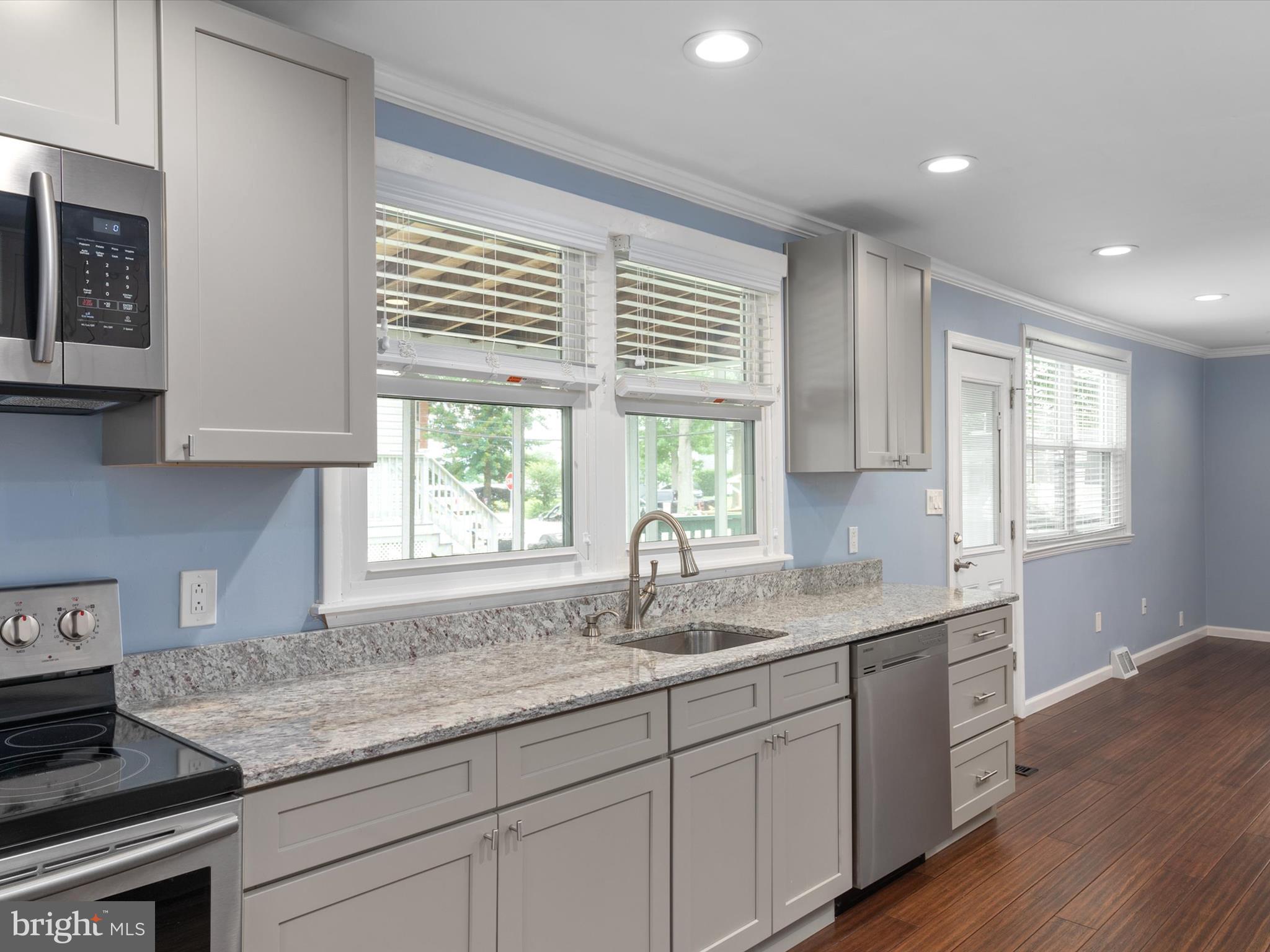 OYSTER HARBOR - Residential