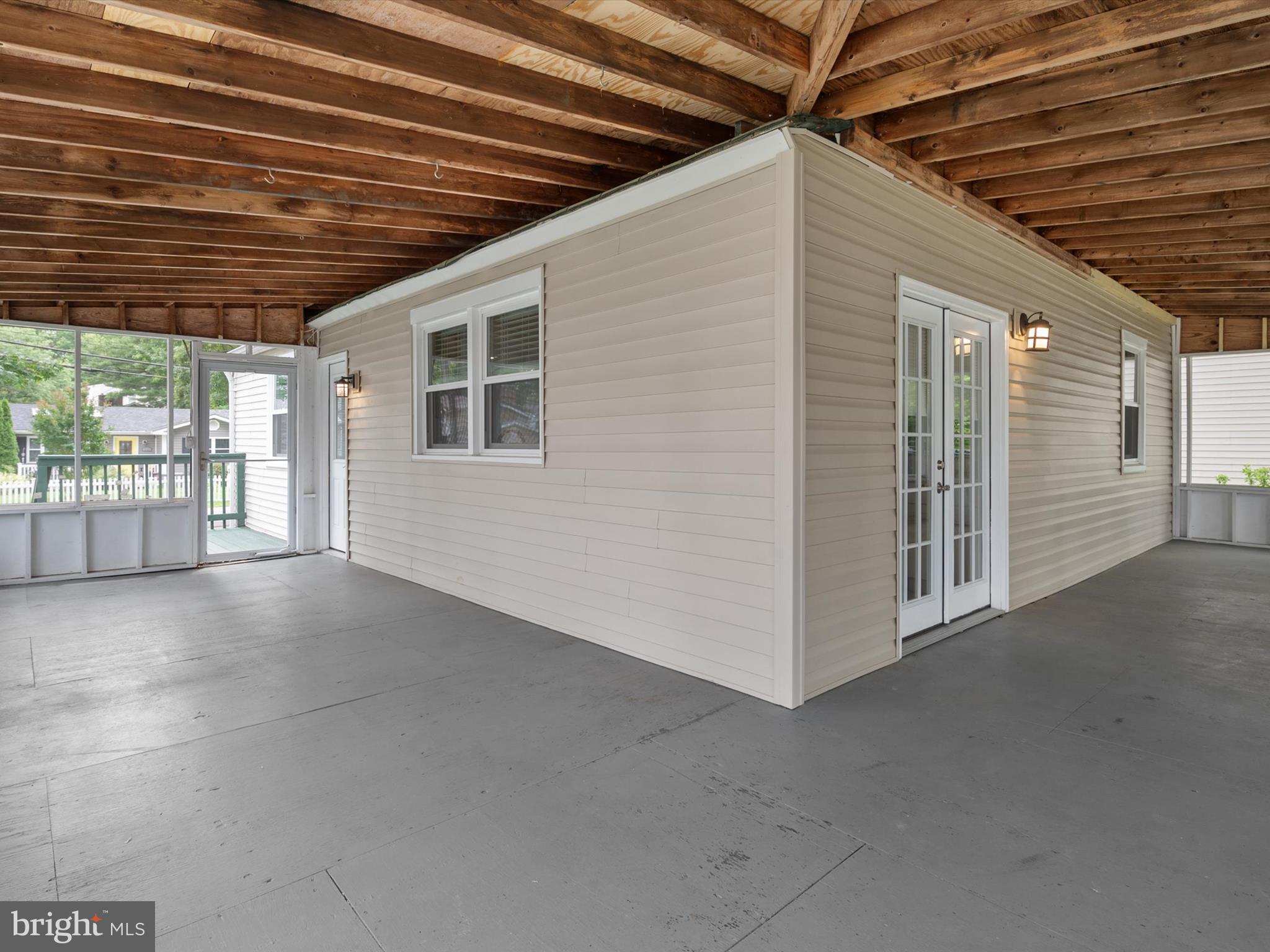 OYSTER HARBOR - Residential