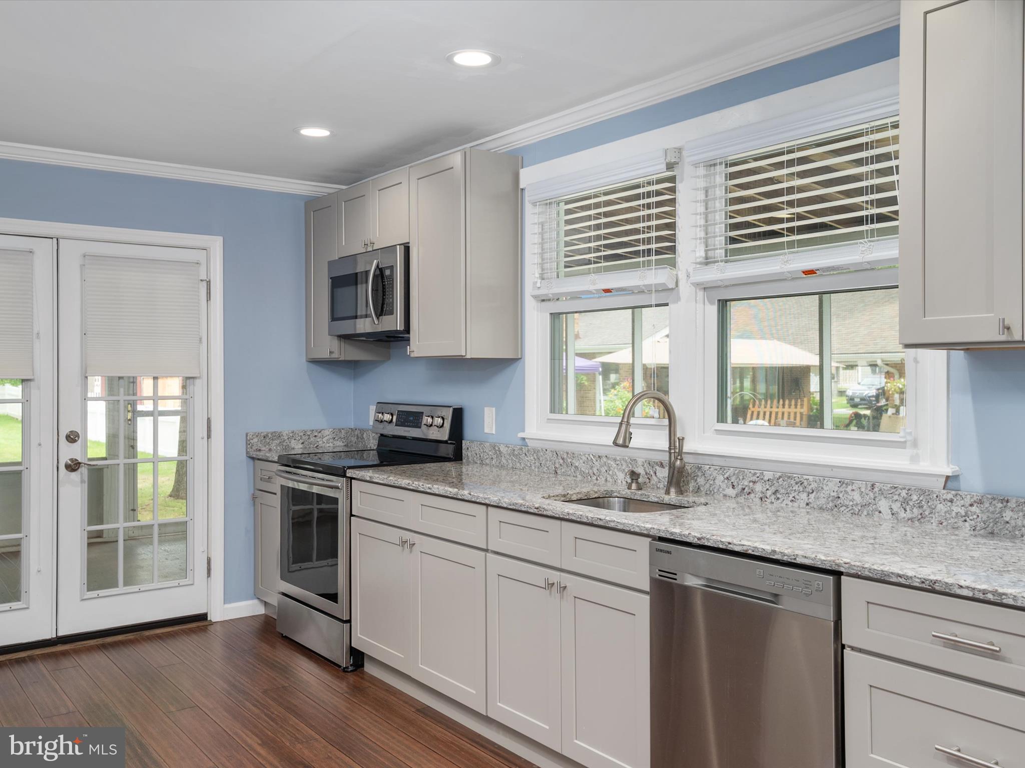 OYSTER HARBOR - Residential