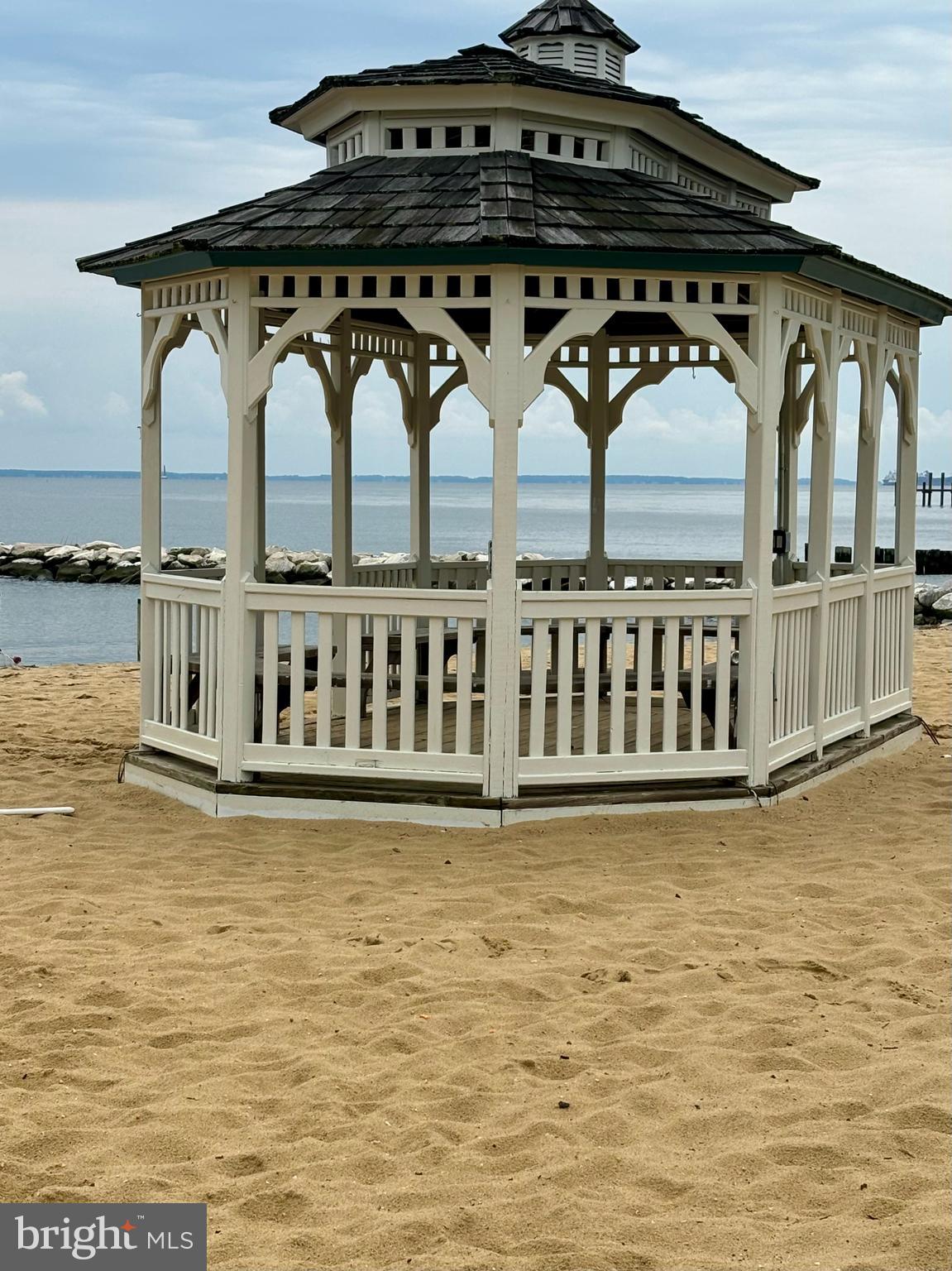 OYSTER HARBOR - Residential