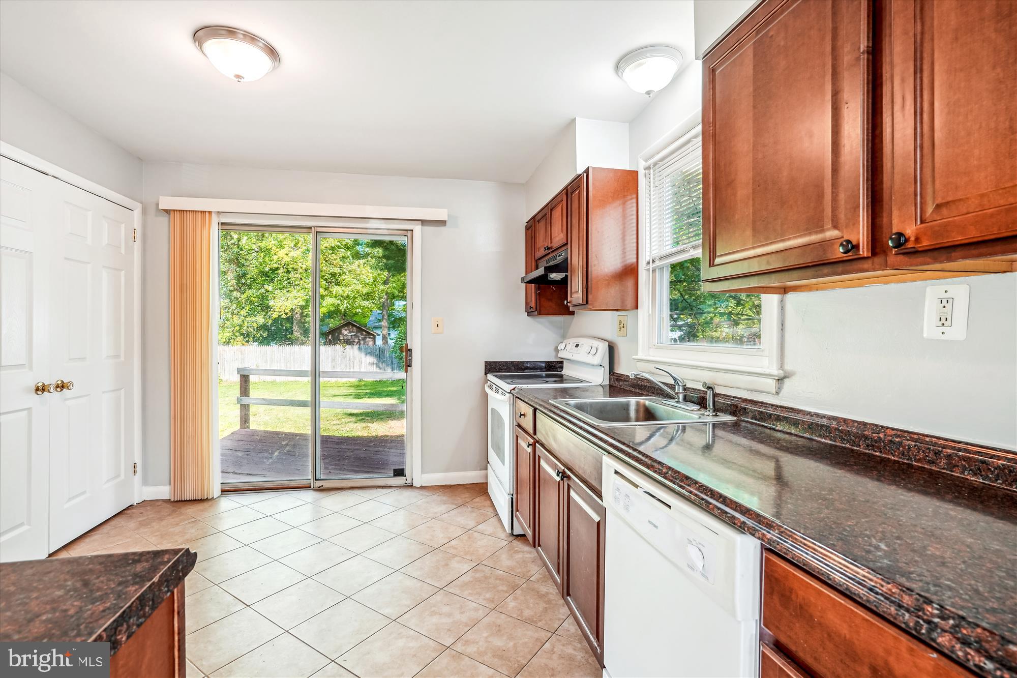 BEALLS - Residential Lease