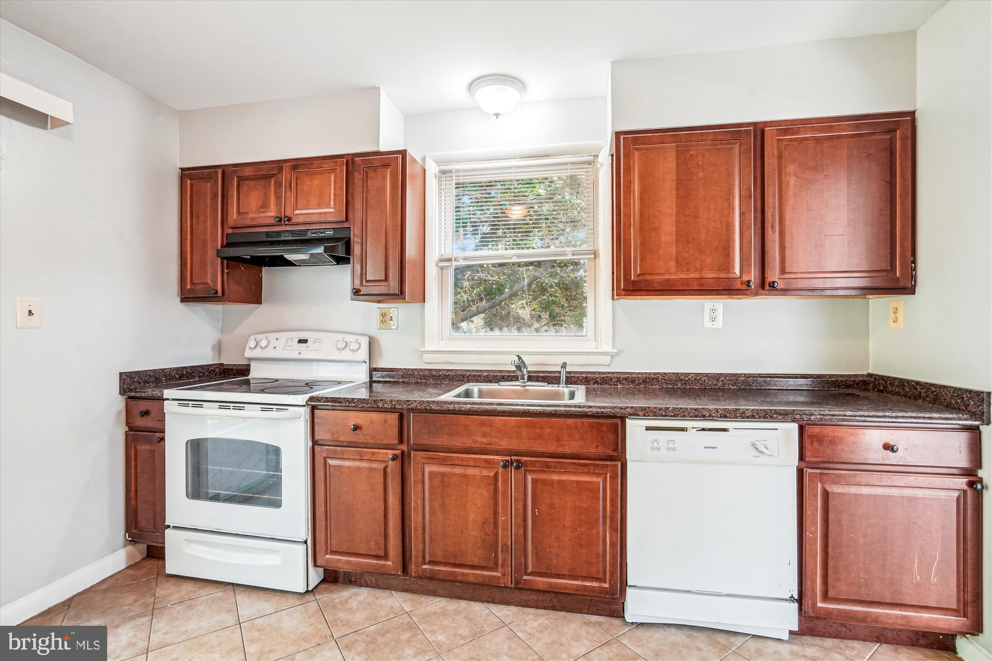 BEALLS - Residential Lease