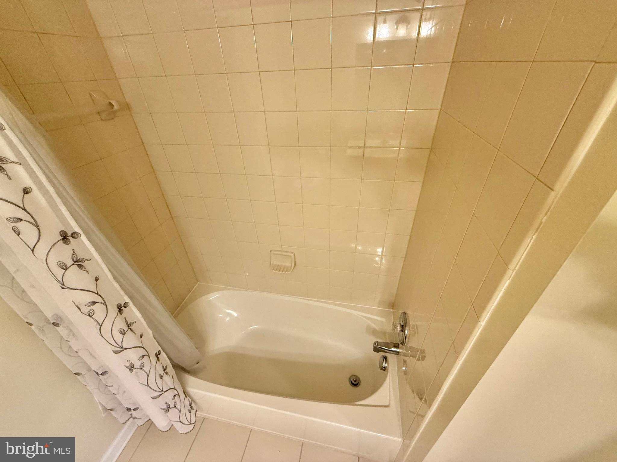 CARROLLS CREEK - Residential