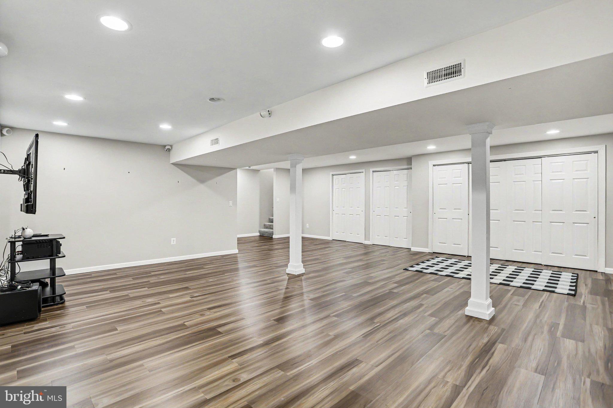 HUNTERS RIDGE - Residential