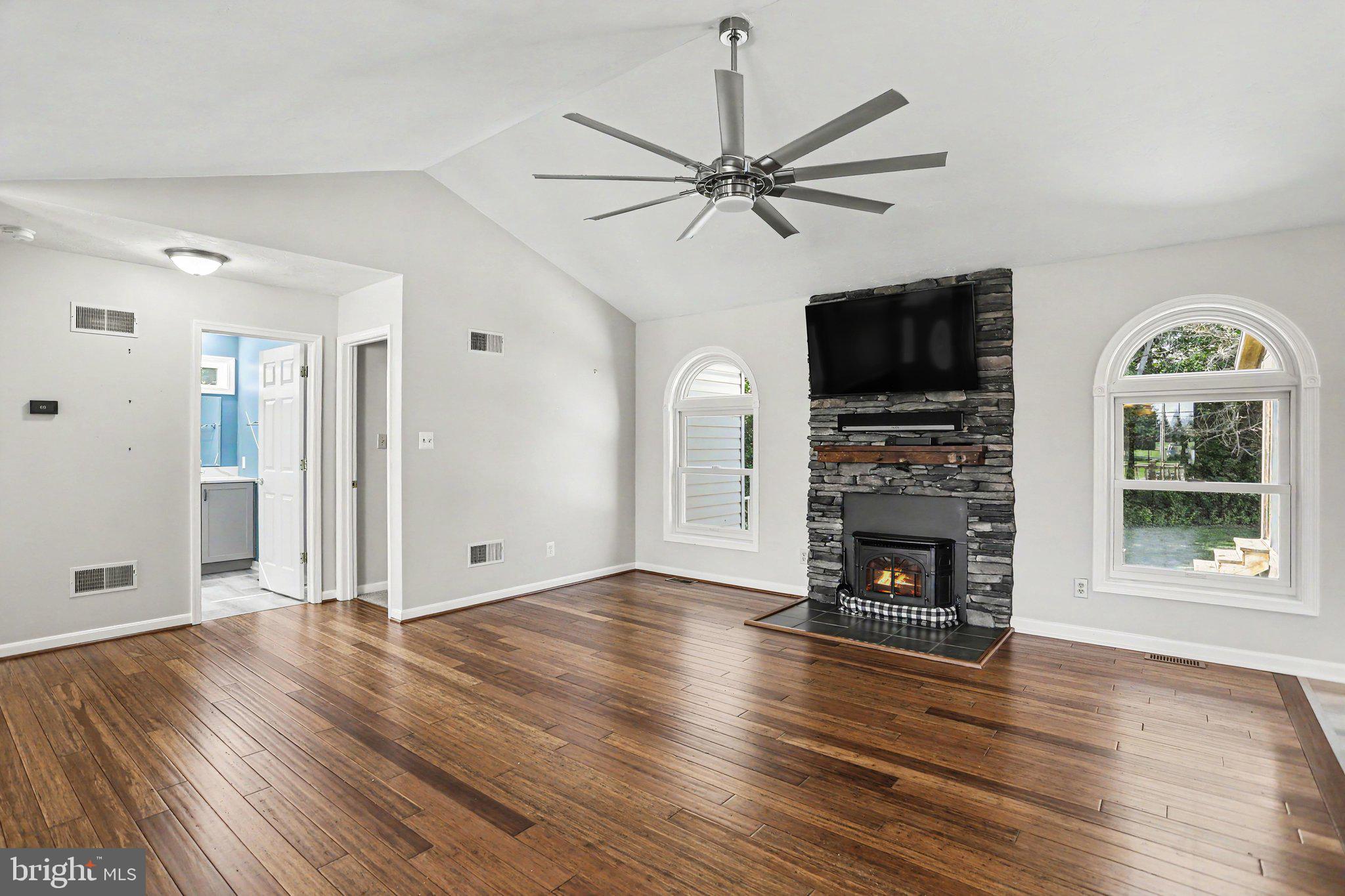 HUNTERS RIDGE - Residential