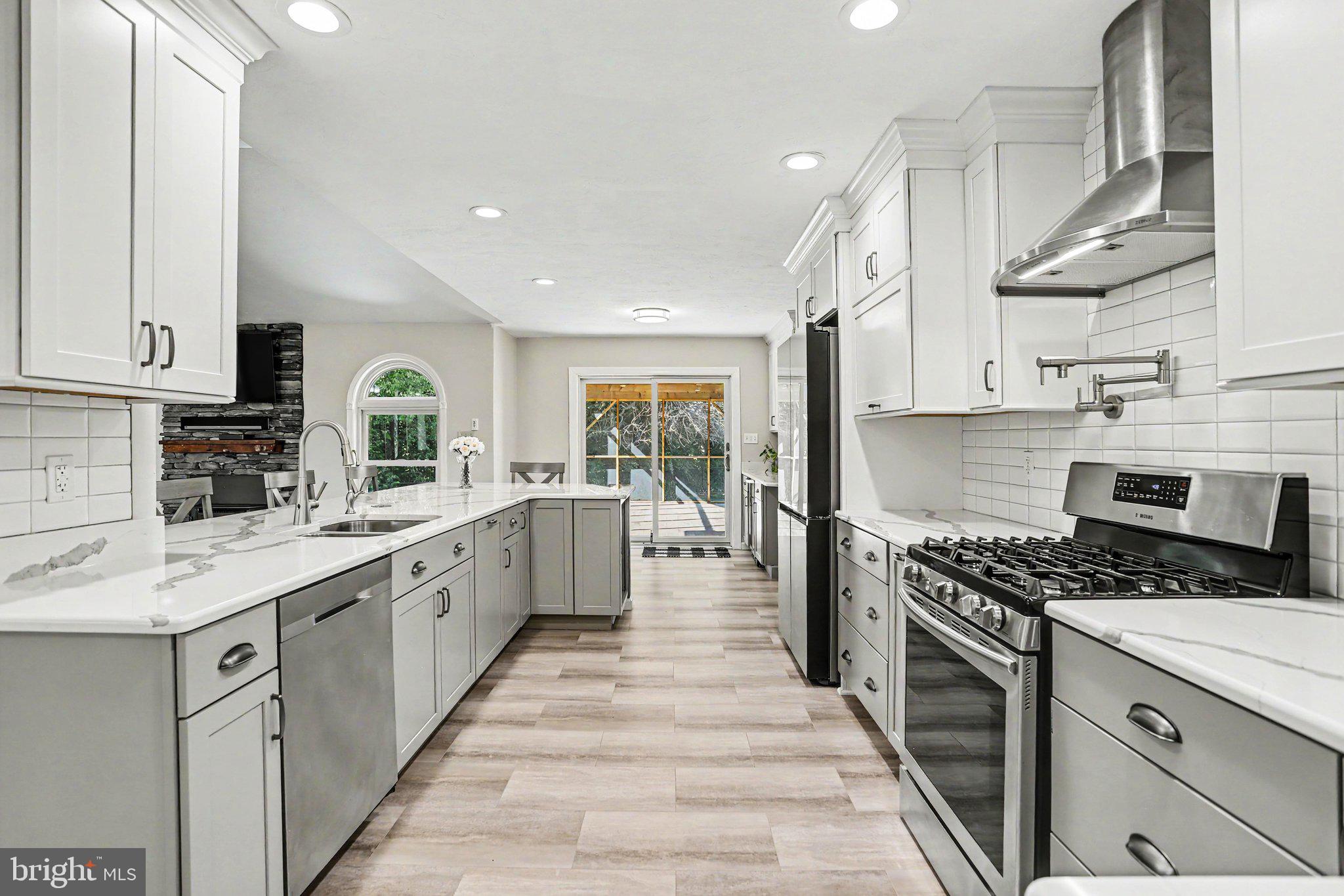 HUNTERS RIDGE - Residential