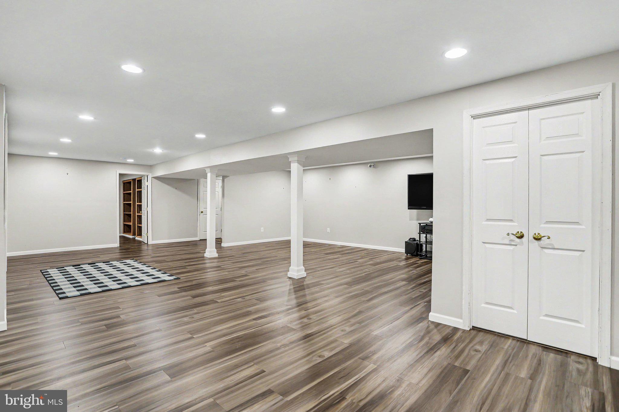 HUNTERS RIDGE - Residential