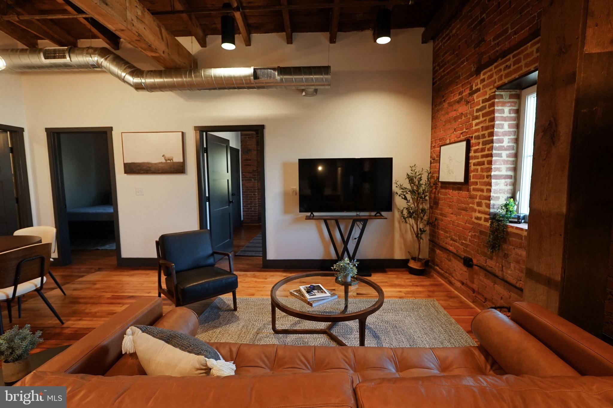 CHESTNUT HILL - Residential Lease