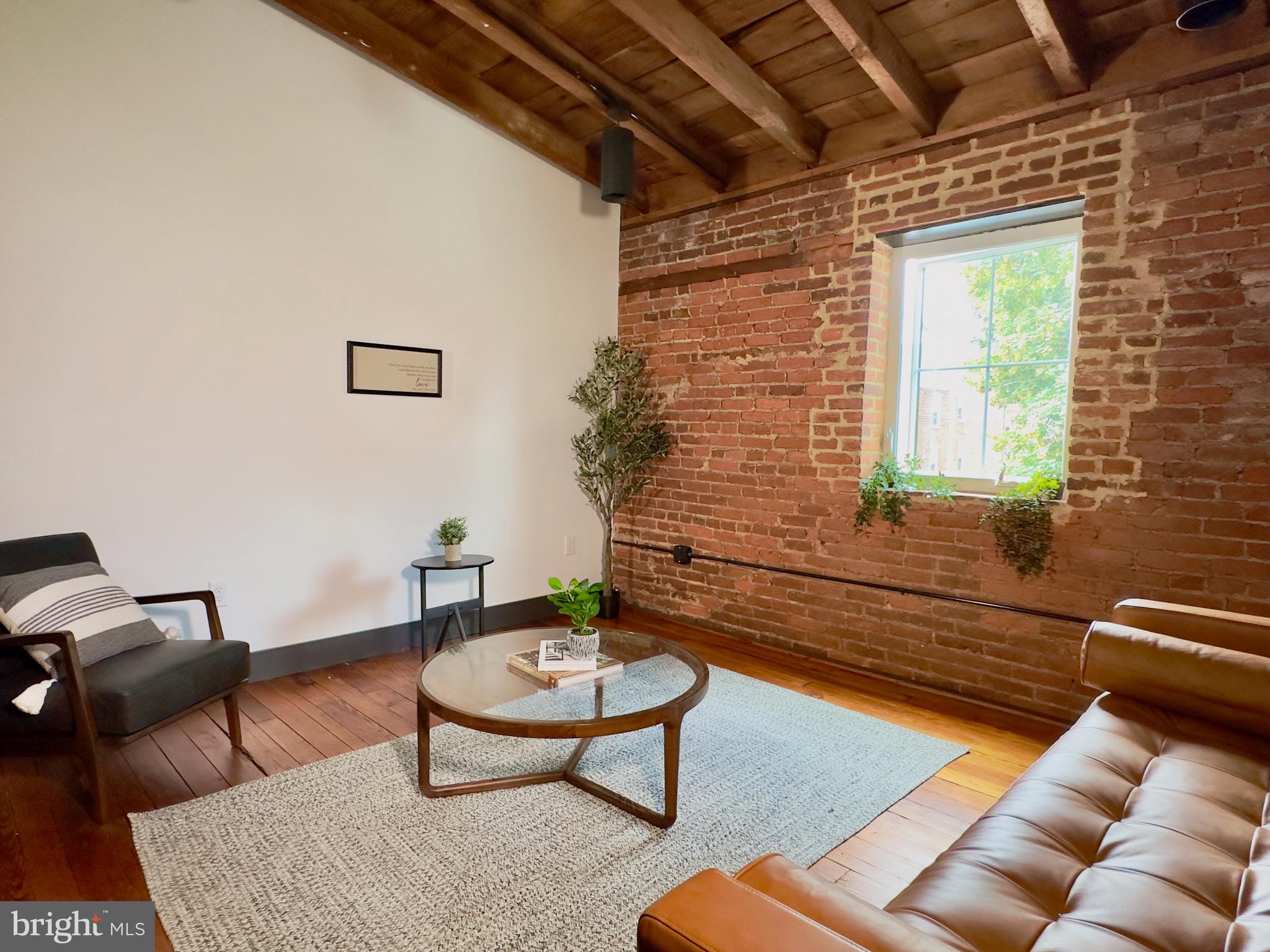 CHESTNUT HILL - Residential Lease