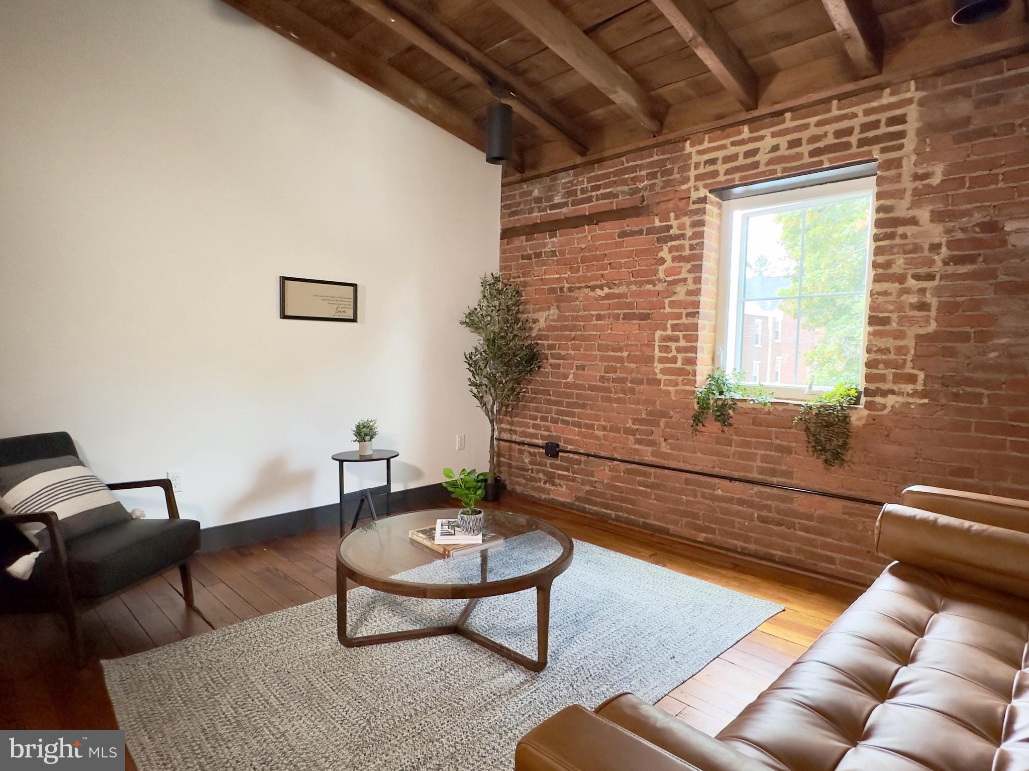 CHESTNUT HILL - Residential Lease