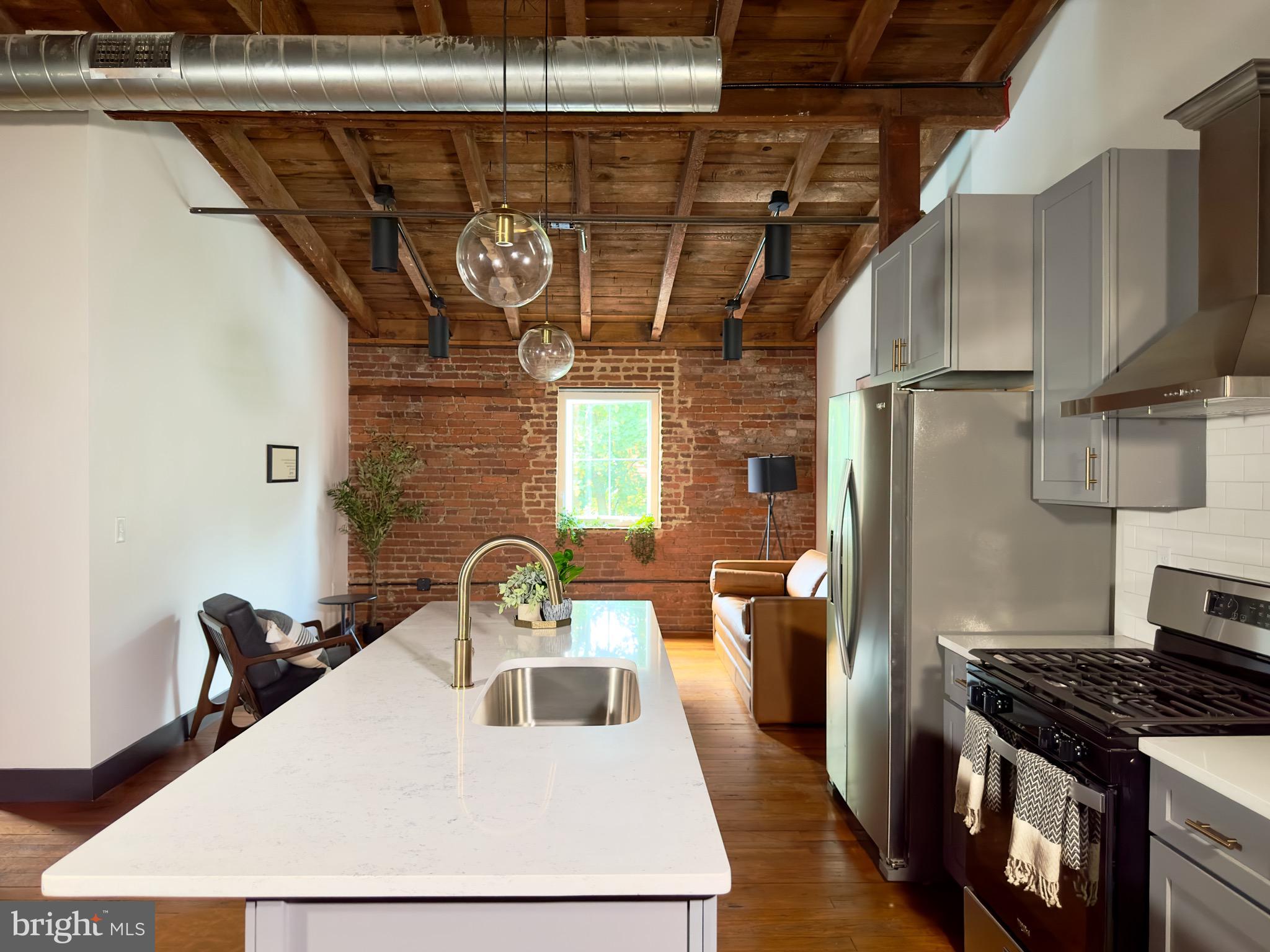 CHESTNUT HILL - Residential Lease