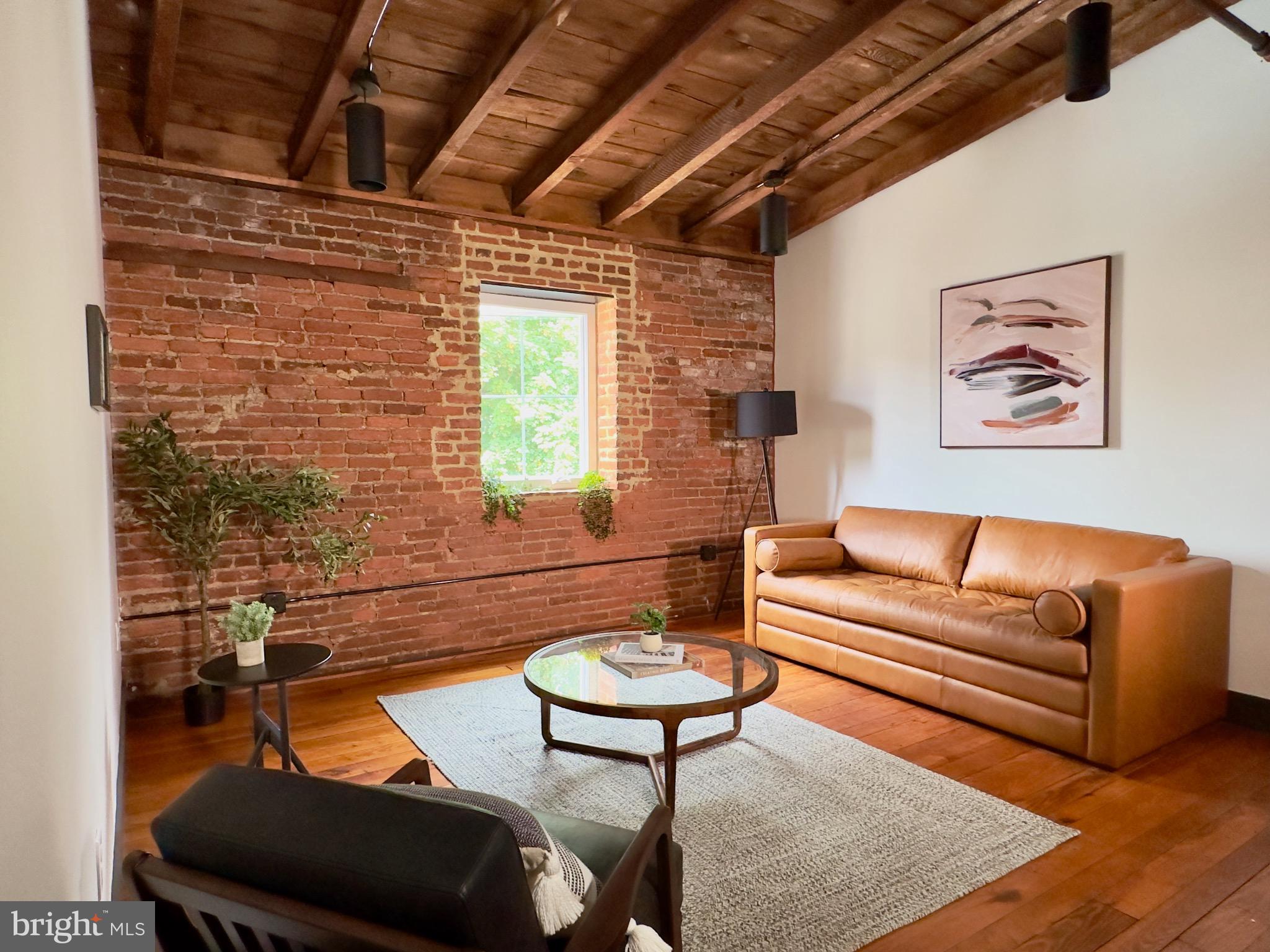 CHESTNUT HILL - Residential Lease