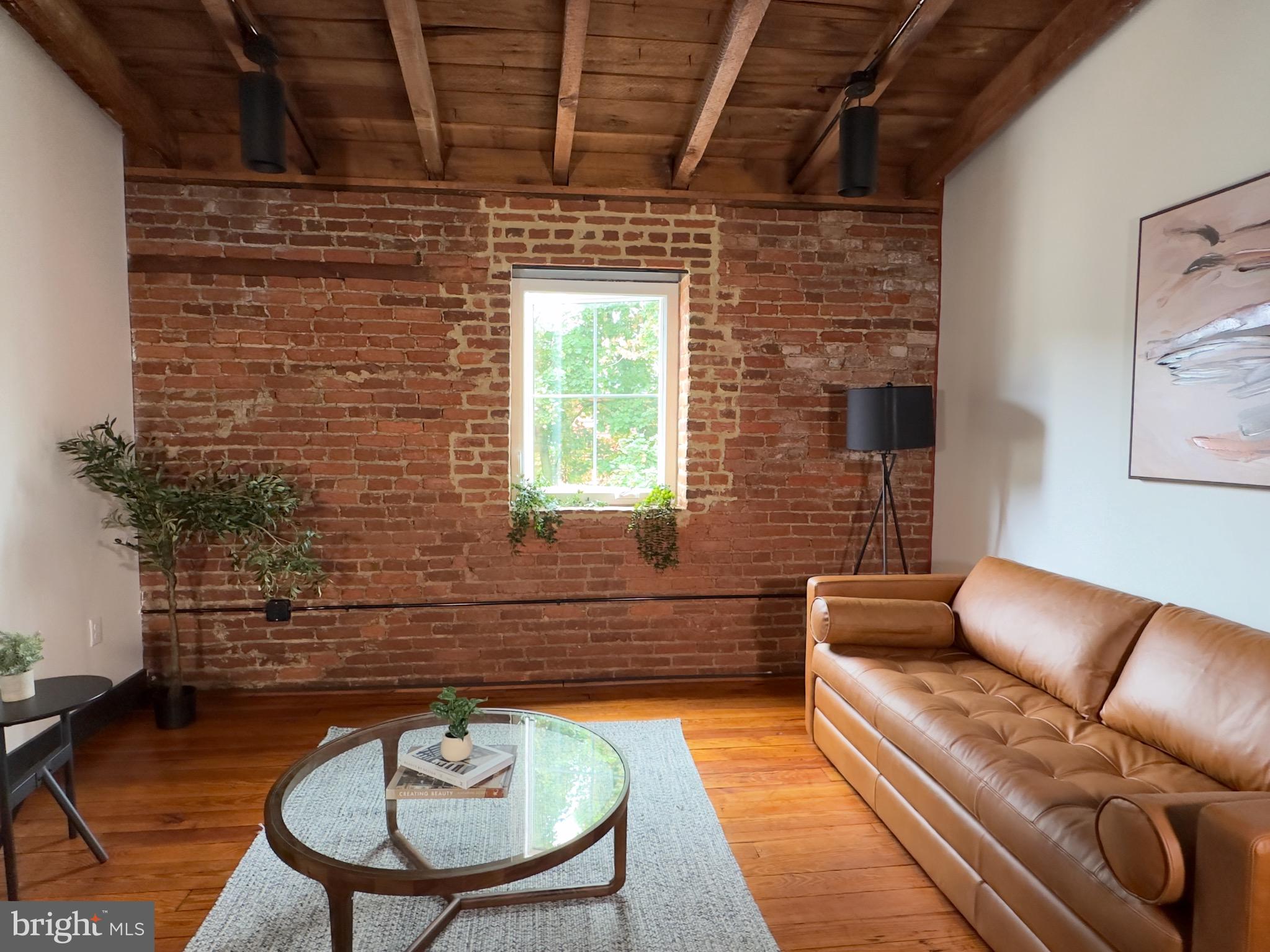 CHESTNUT HILL - Residential Lease