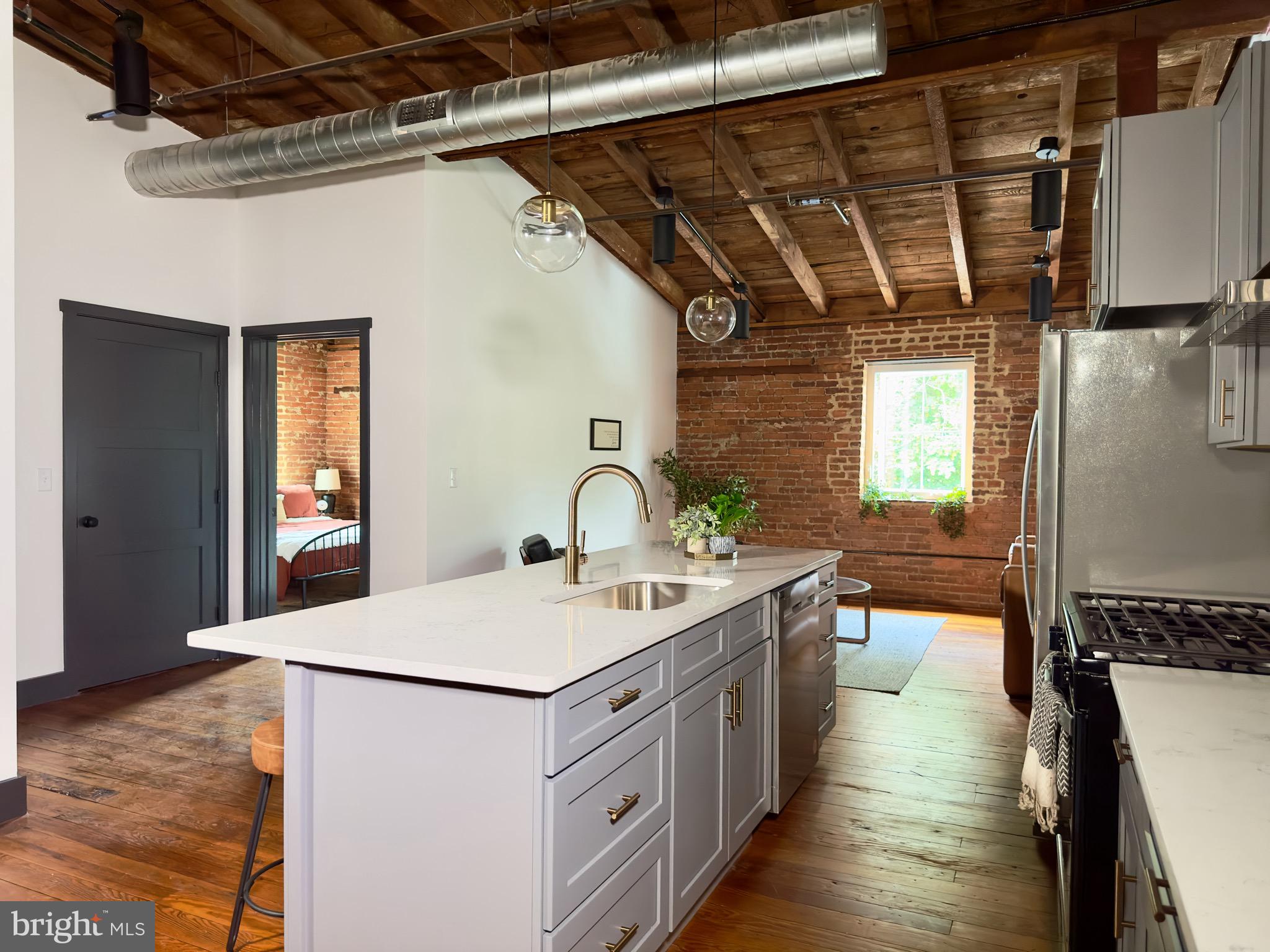 CHESTNUT HILL - Residential Lease