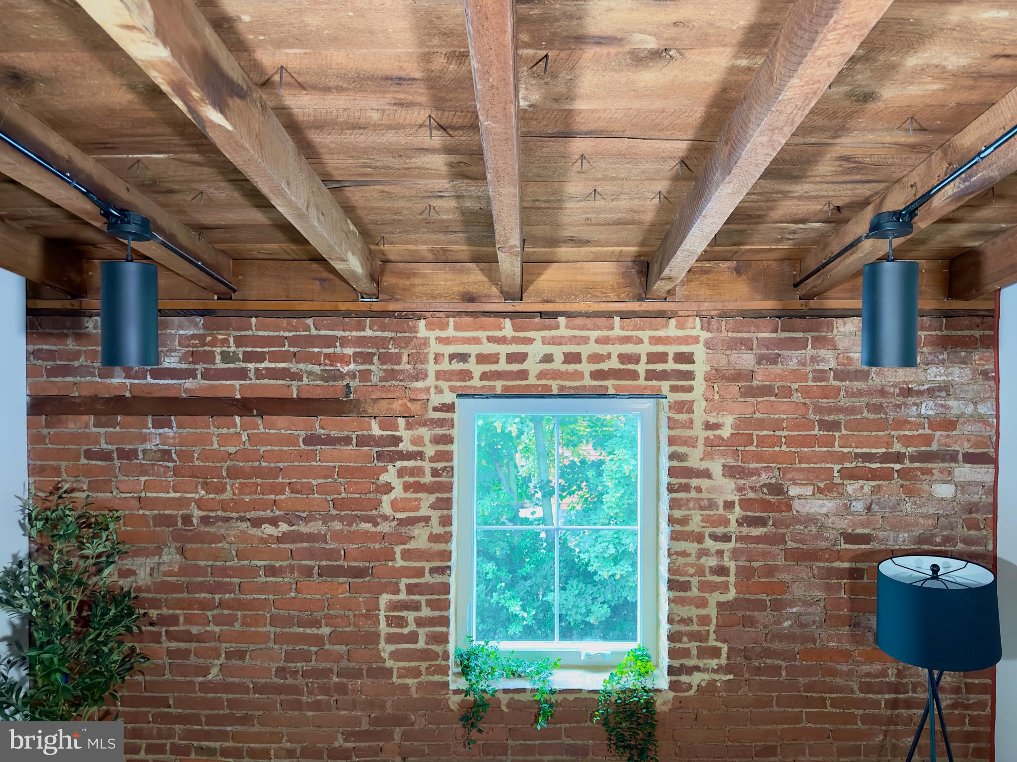 CHESTNUT HILL - Residential Lease