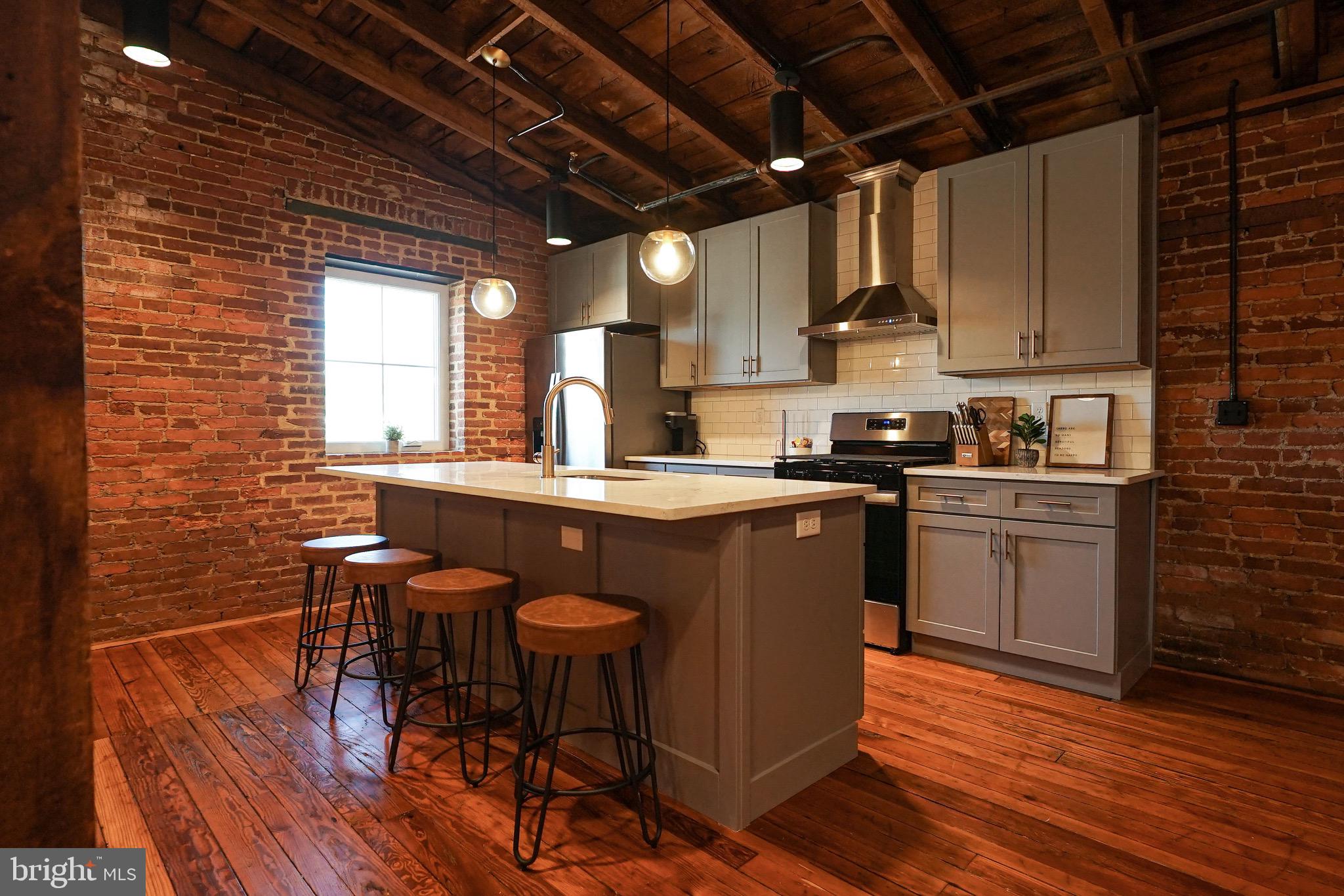 CHESTNUT HILL - Residential Lease