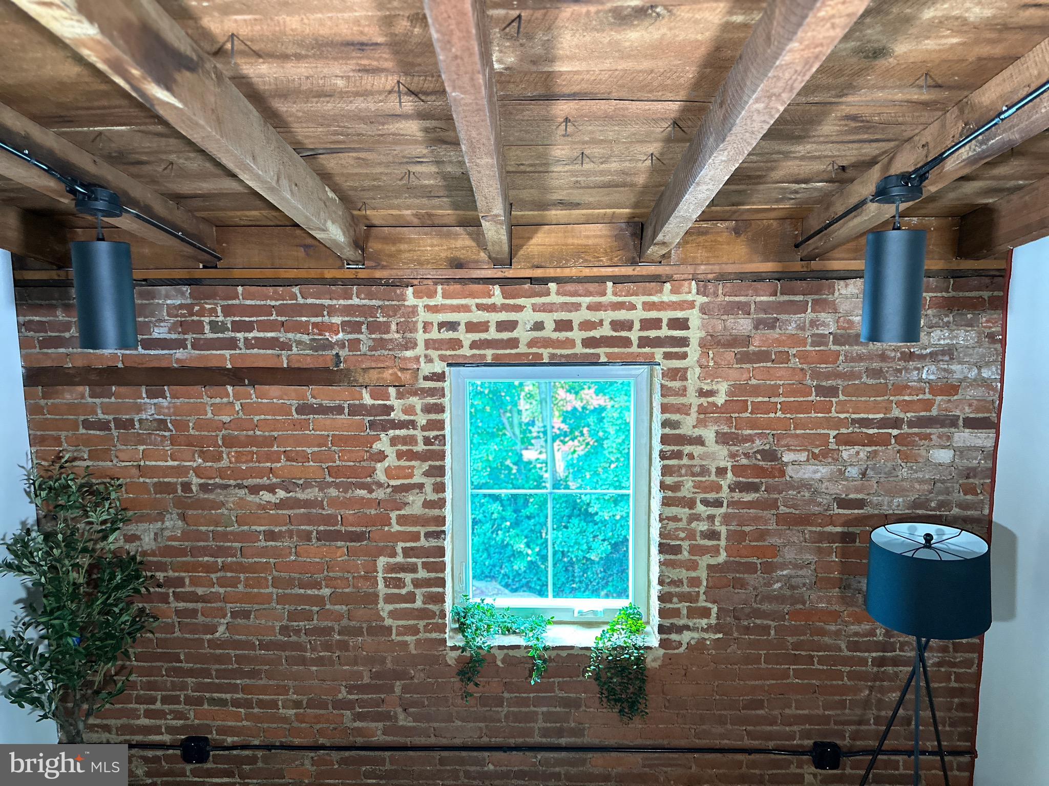 CHESTNUT HILL - Residential Lease