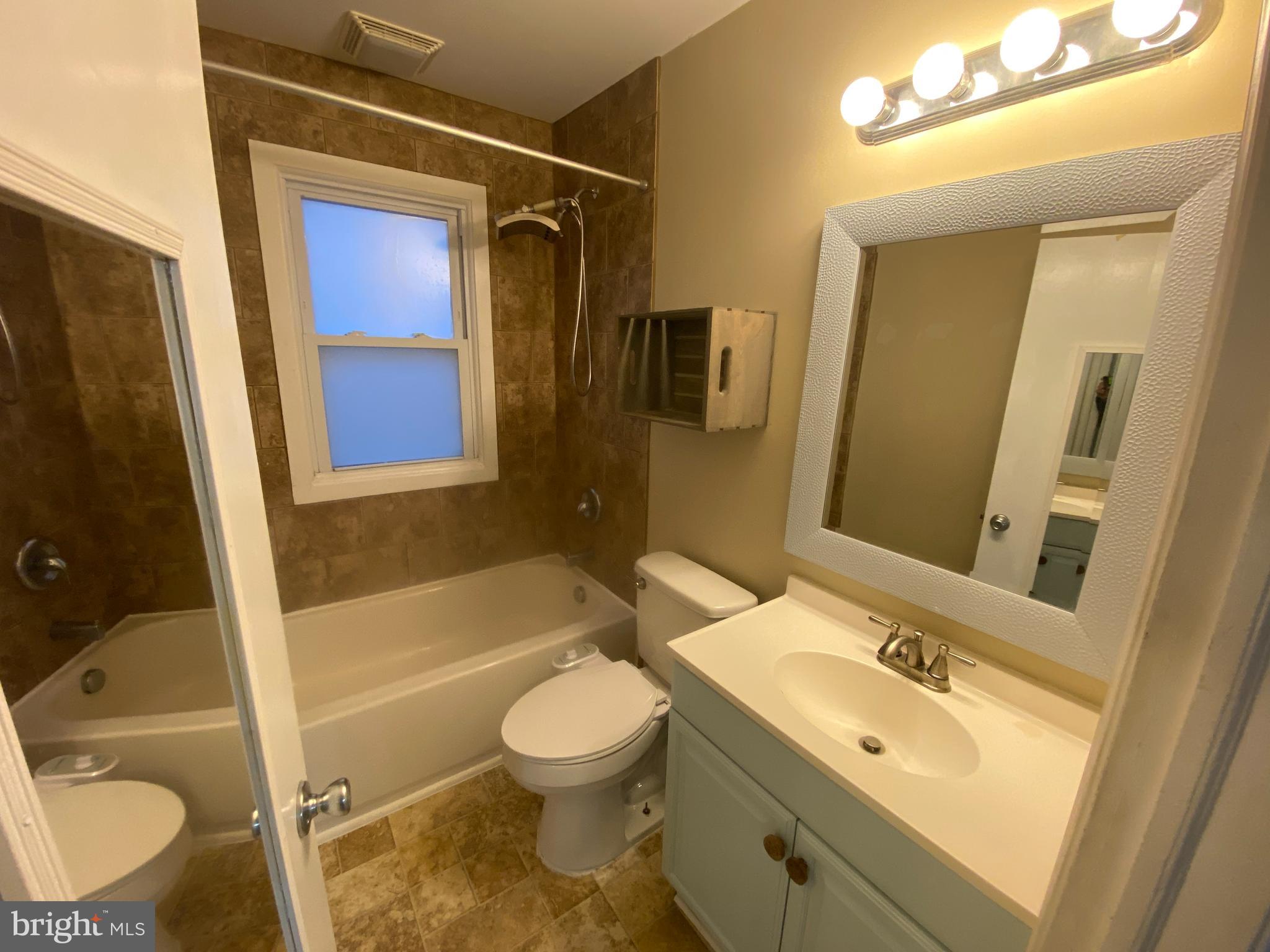 COTTAGE GREEN - Residential Lease