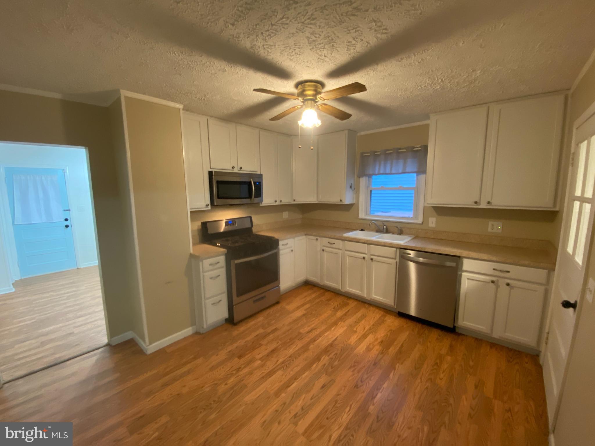 COTTAGE GREEN - Residential Lease