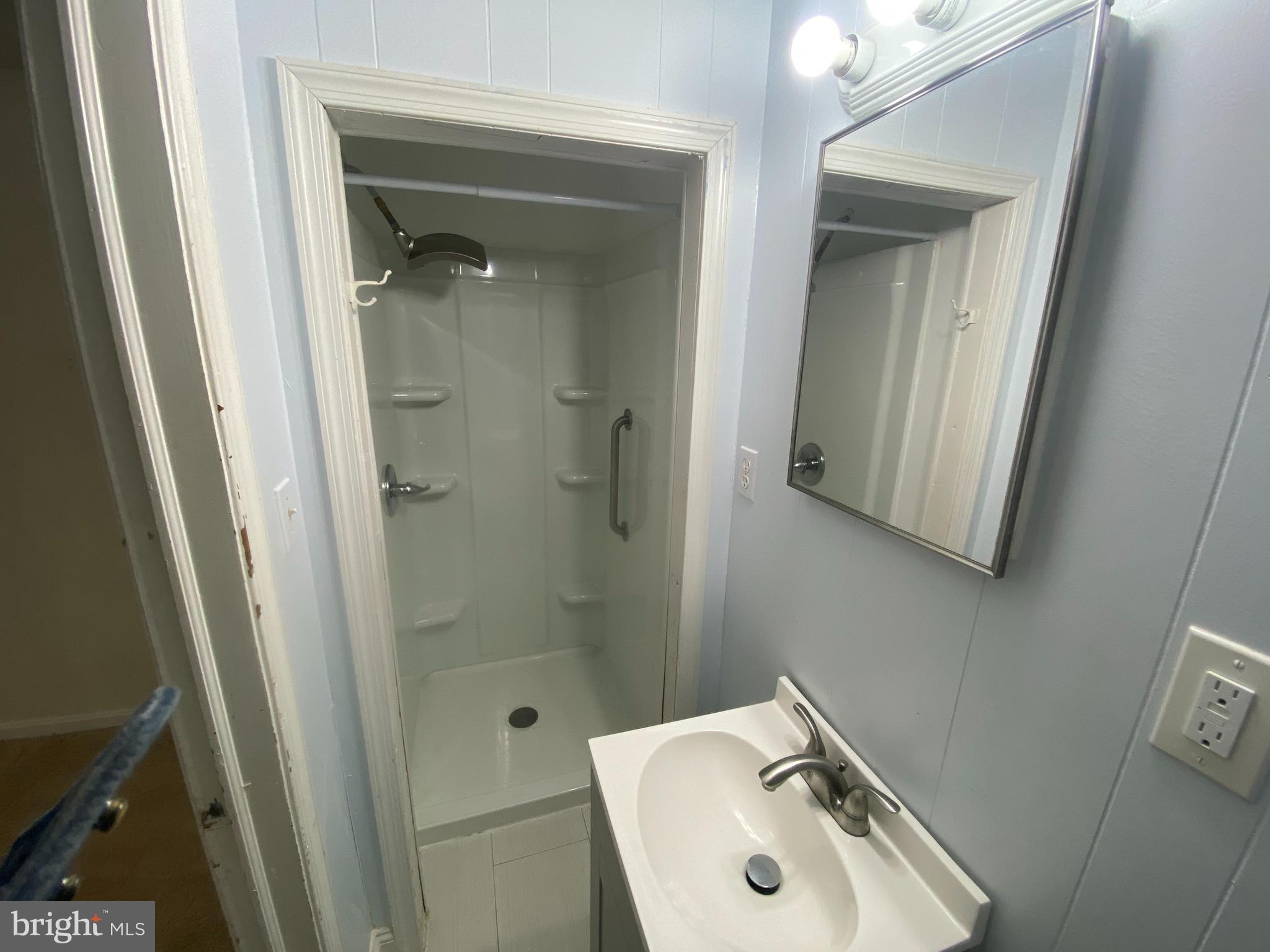 COTTAGE GREEN - Residential Lease