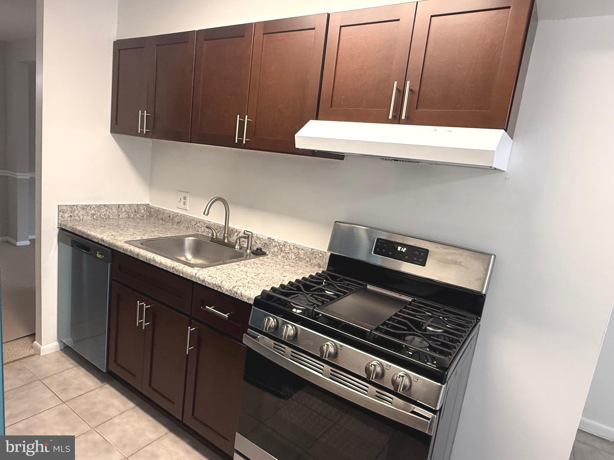 WOODBURN VILLAGE - Residential Lease