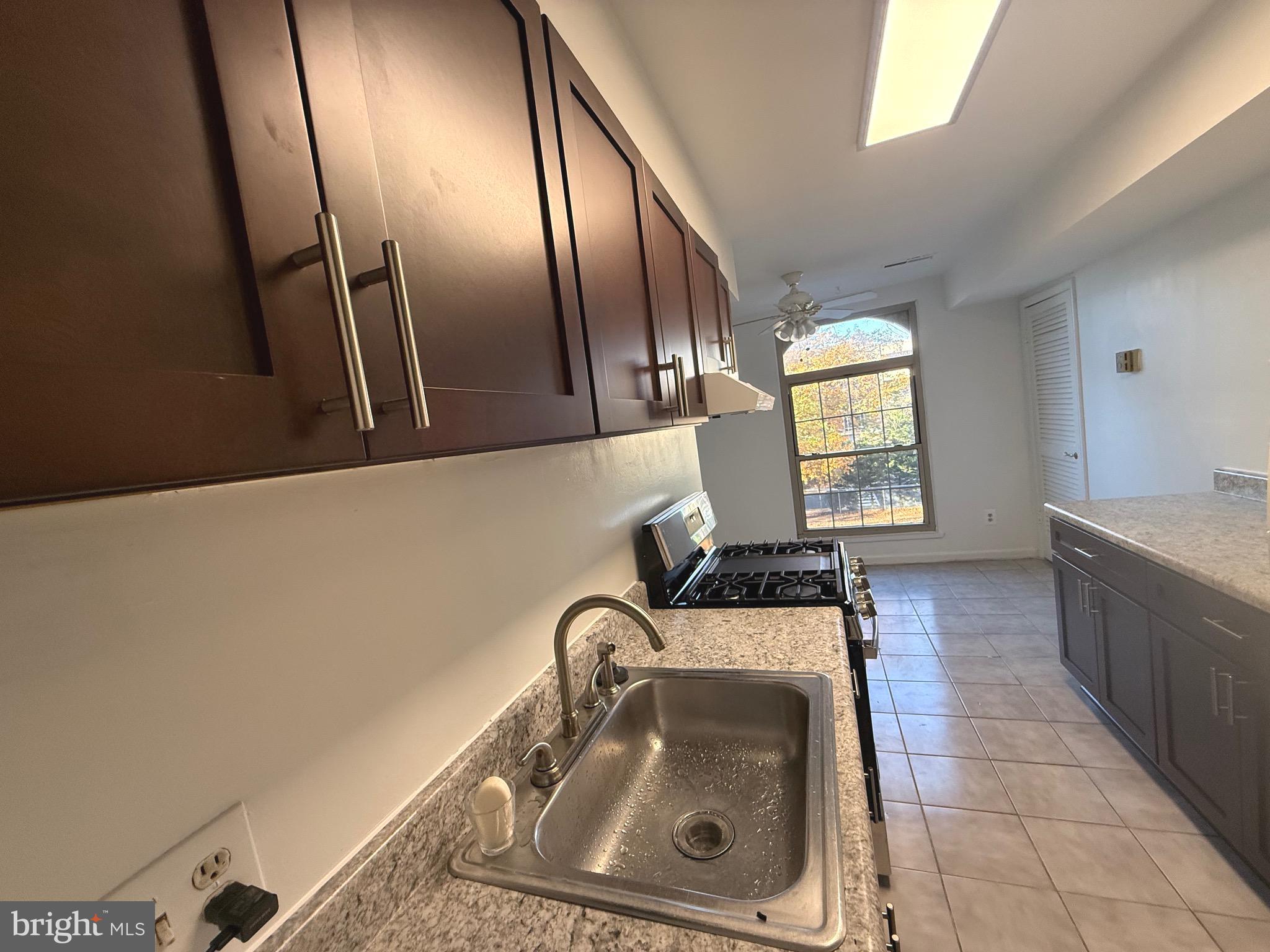 WOODBURN VILLAGE - Residential Lease