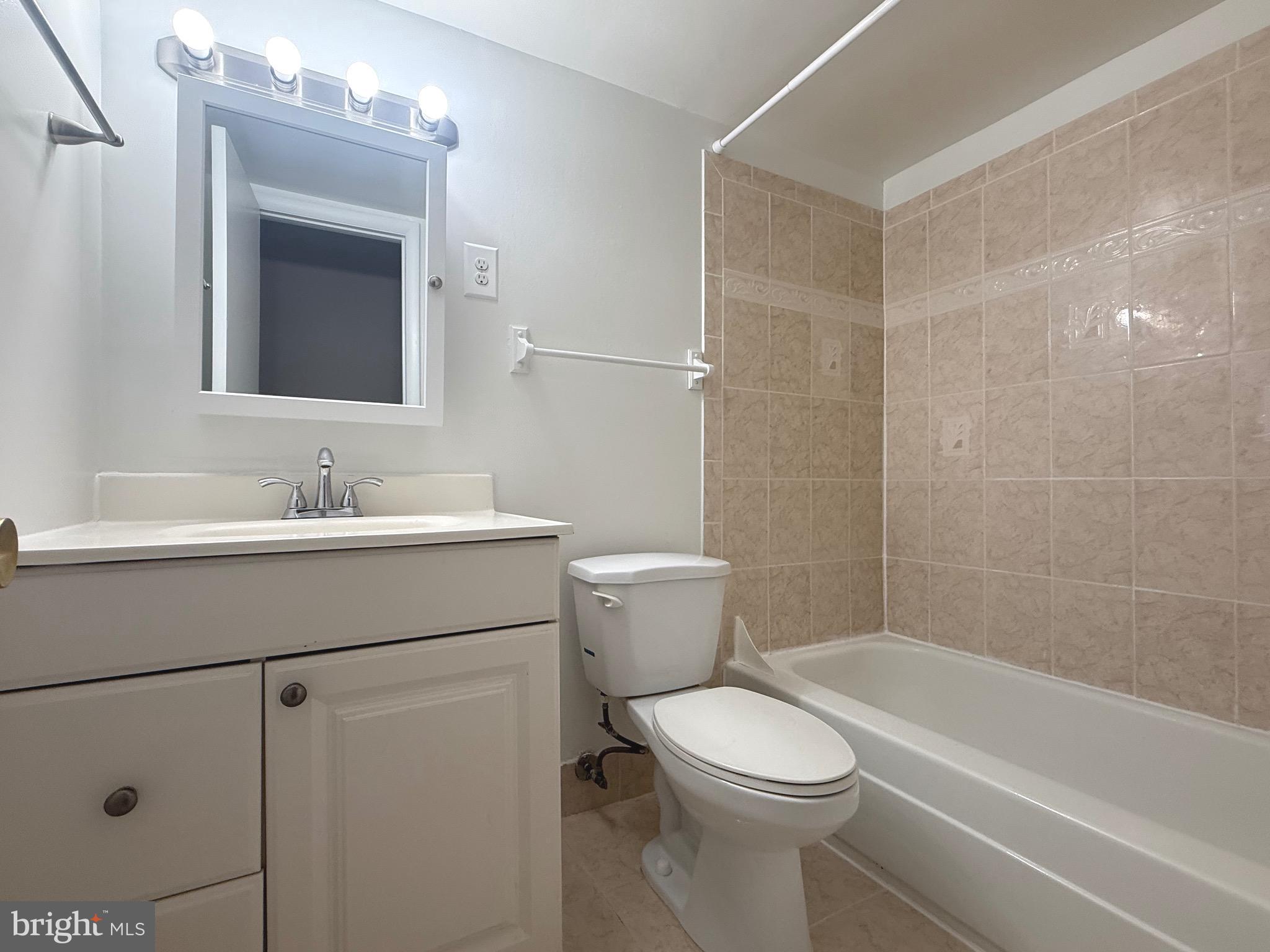 WOODBURN VILLAGE - Residential Lease