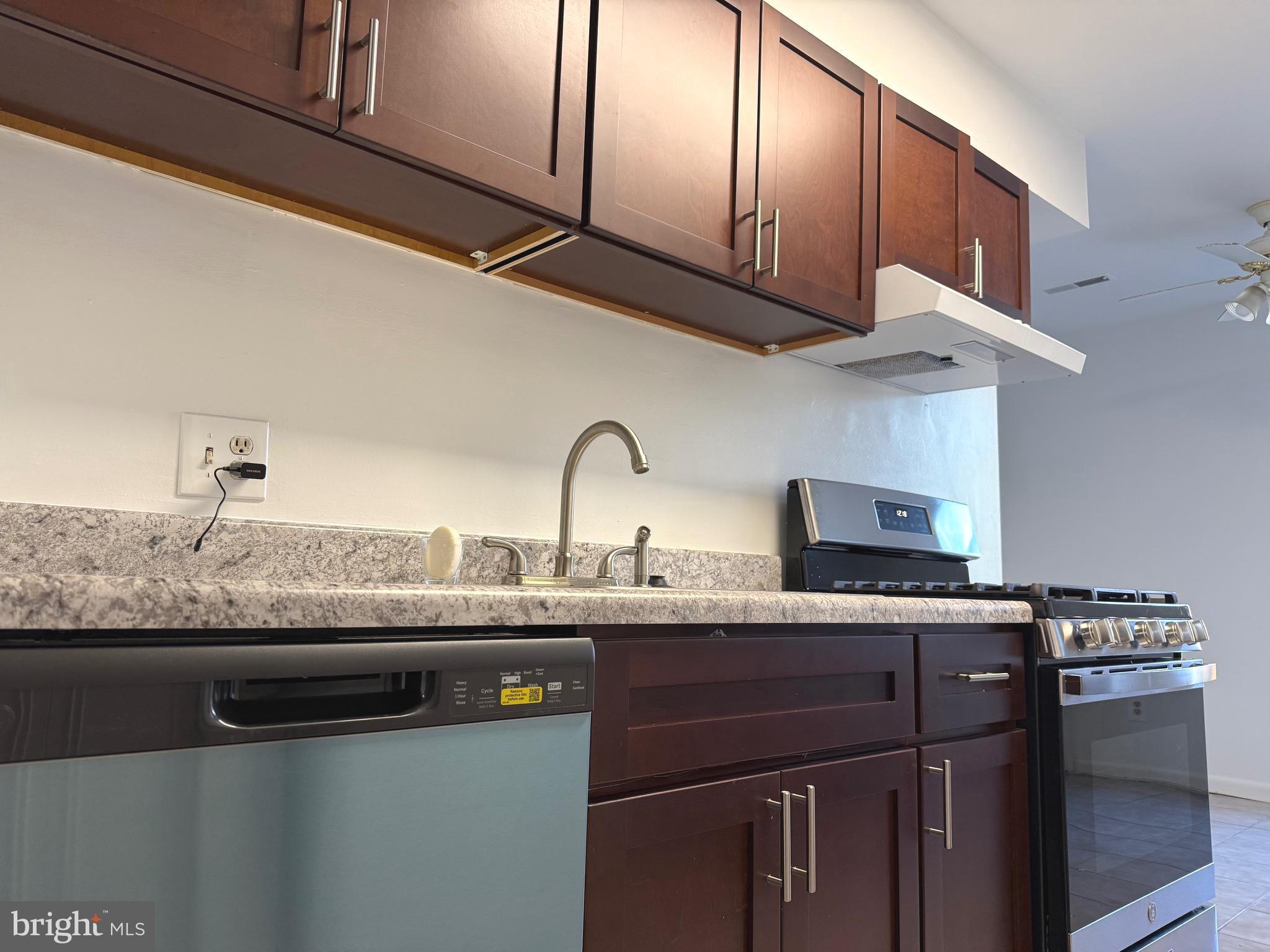 WOODBURN VILLAGE - Residential Lease