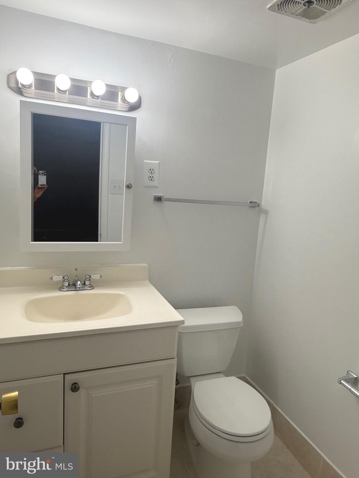 WOODBURN VILLAGE - Residential Lease